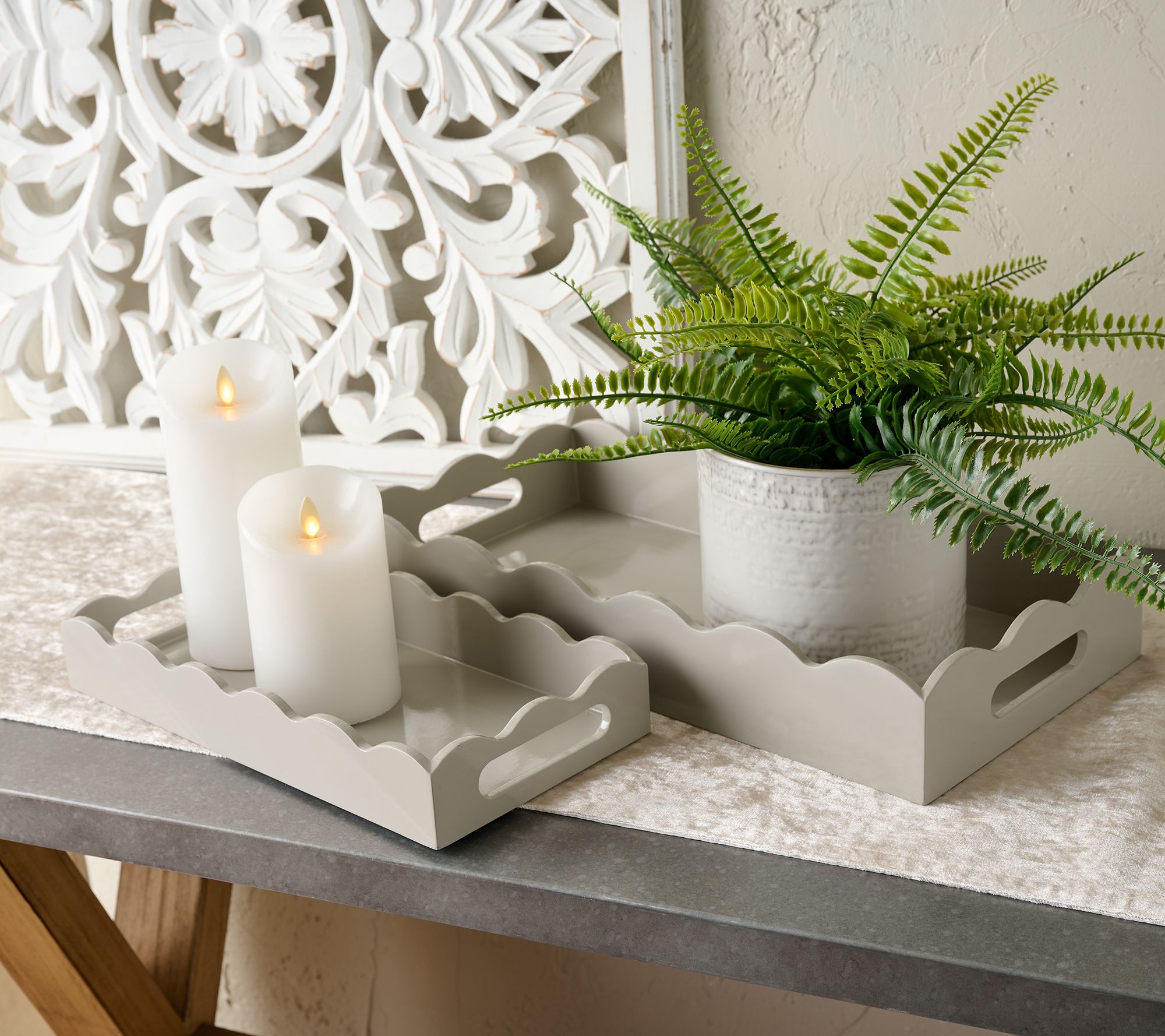 Mrs. H by Dee Hilfiger Set of 2 Scalloped Wooden Trays