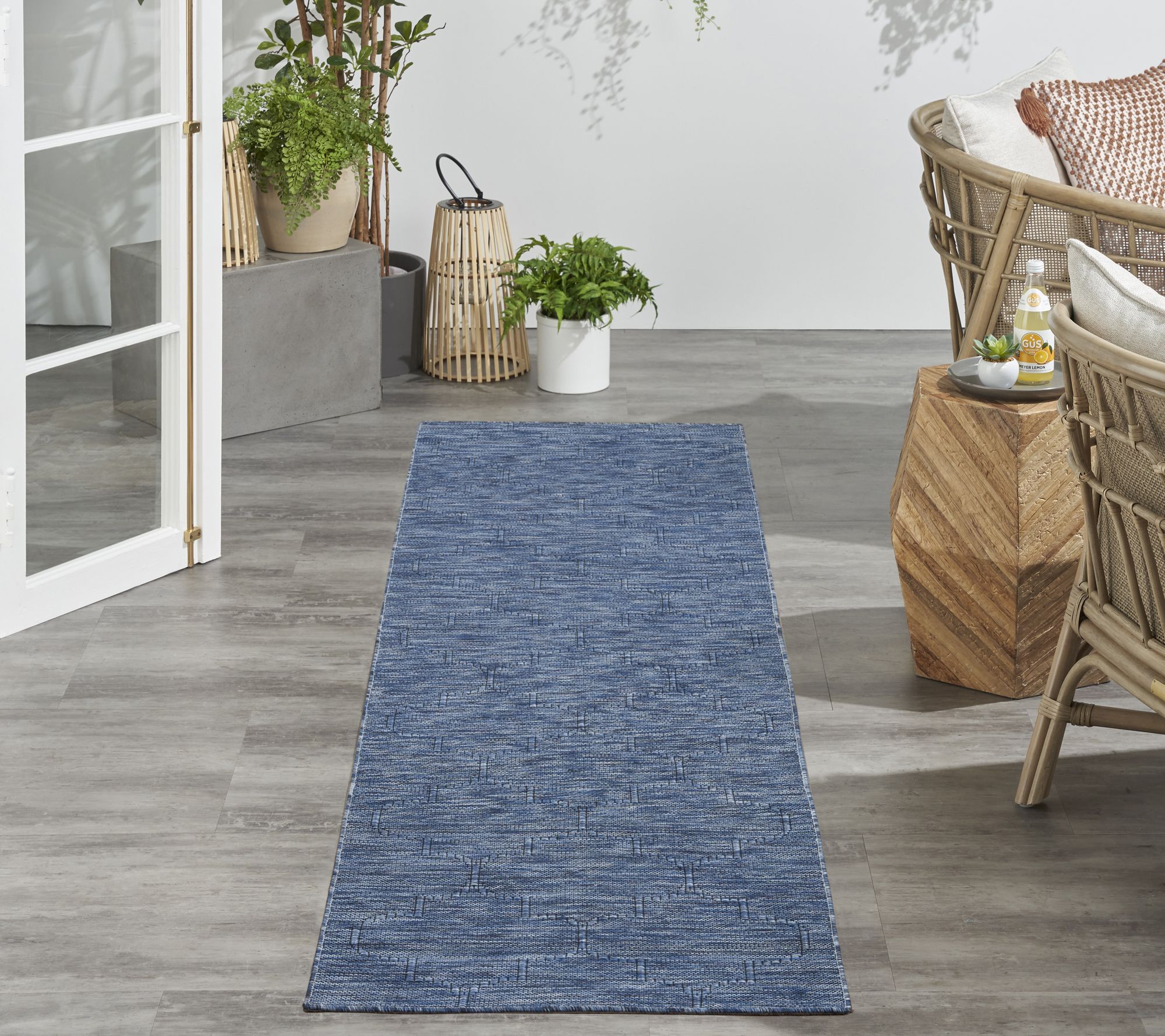 Nourison Home Washable Textured Indoor /Outdoor 2.2' x 8' Rug