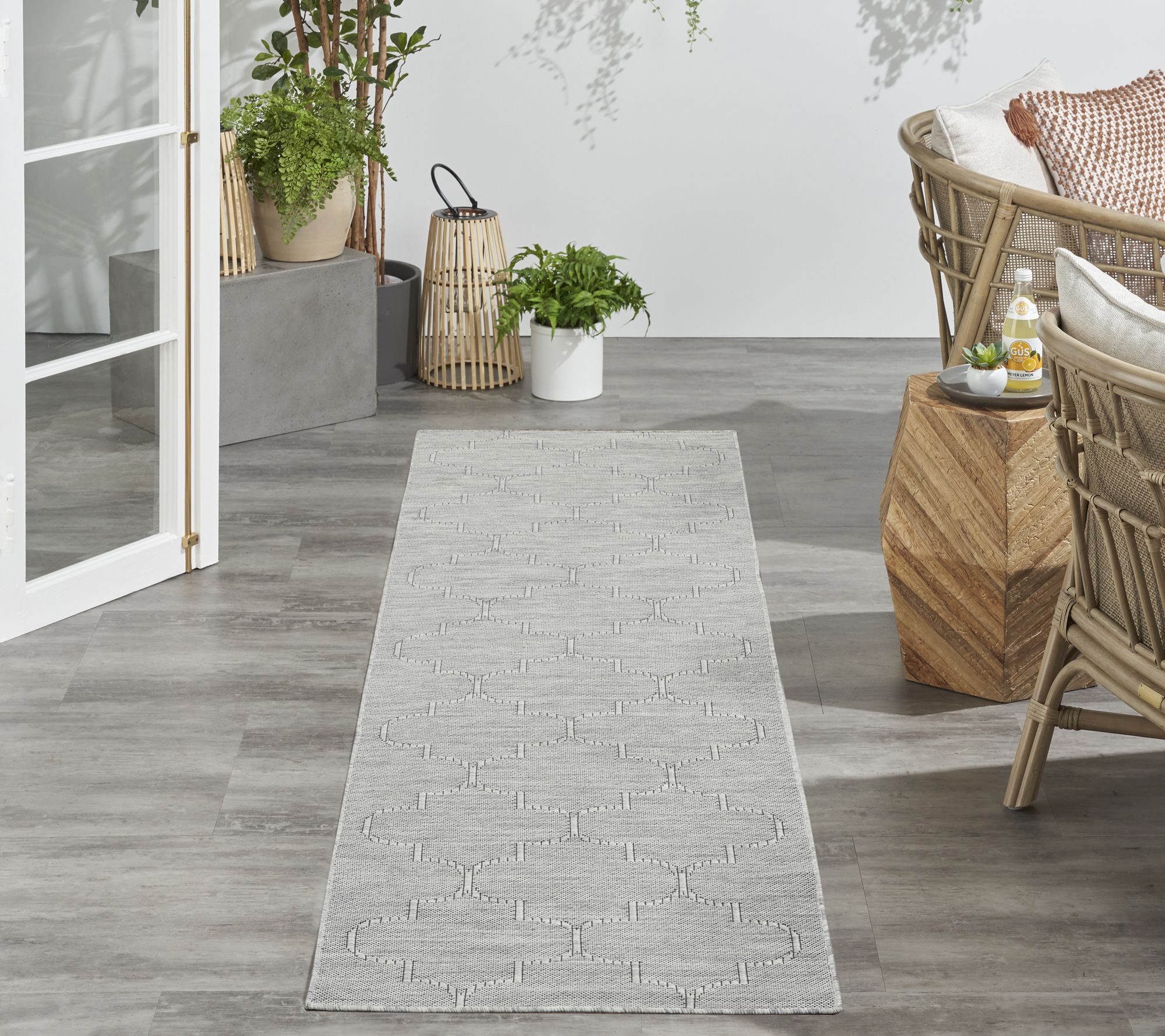 Nourison Home Washable Textured Indoor /Outdoor 2.2' x 8' Rug