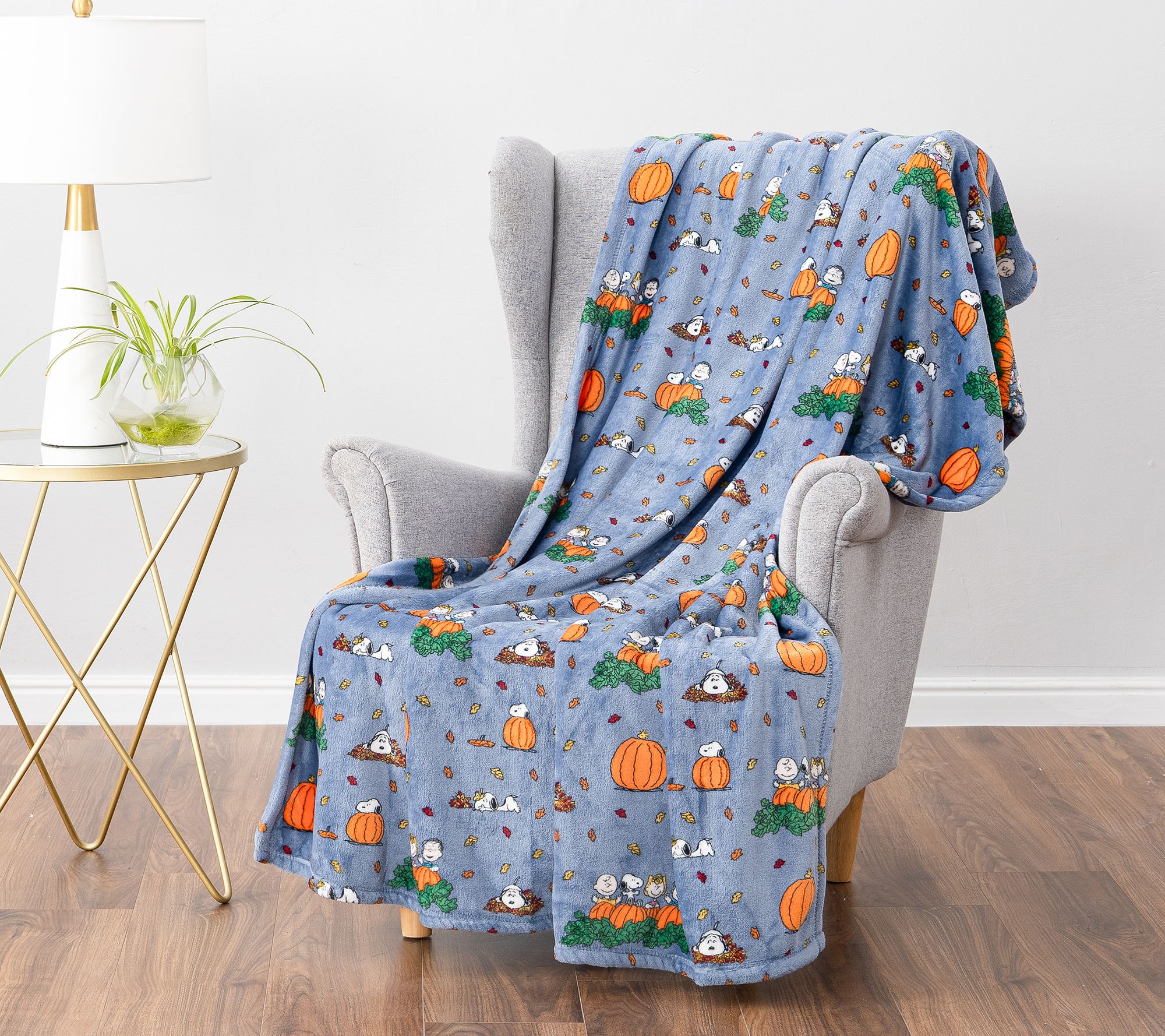 "As Is" Berkshire Peanuts Halloween Plush 55x70 Throw