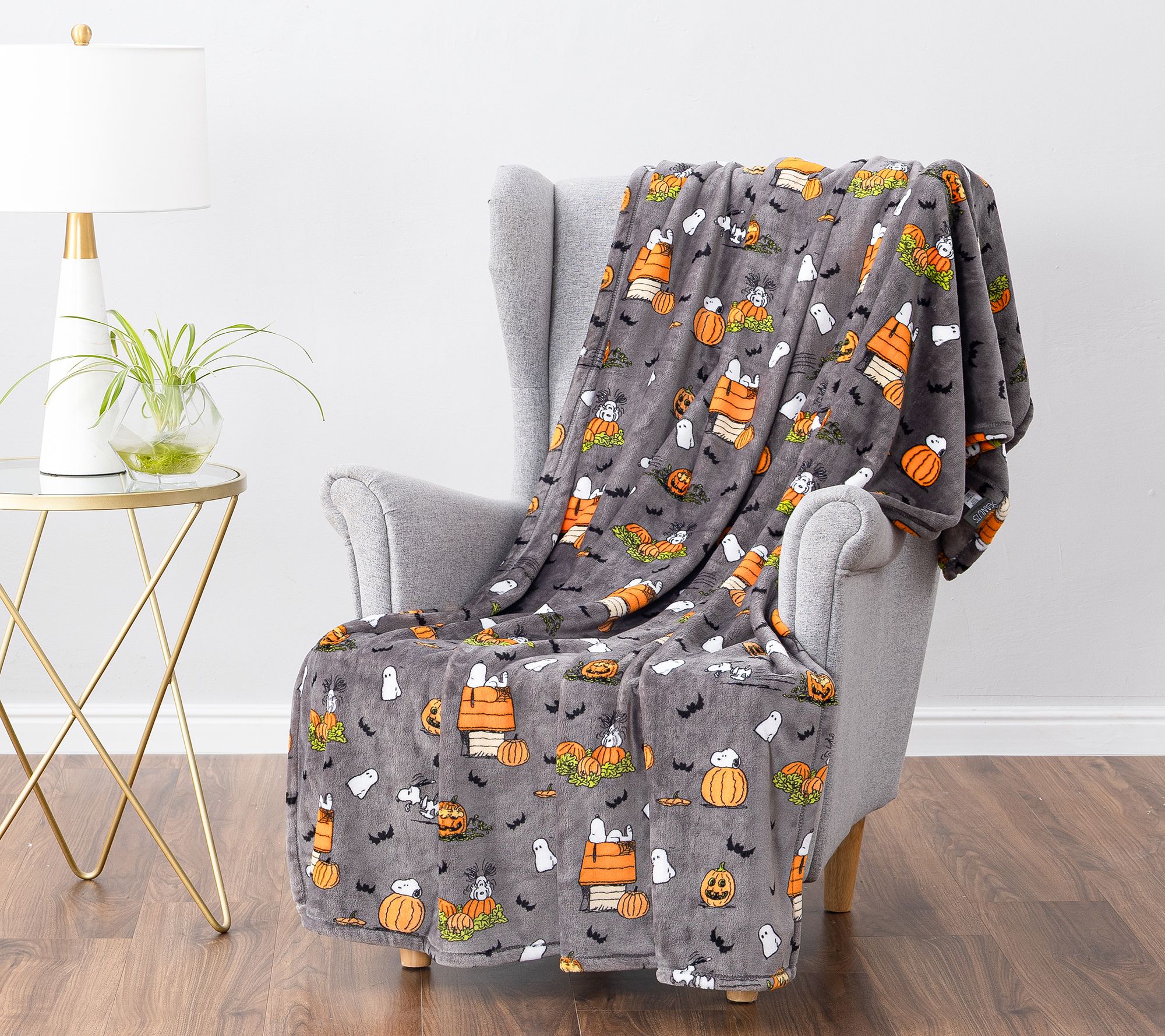 "As Is" Berkshire Peanuts Halloween Plush 55x70 Throw