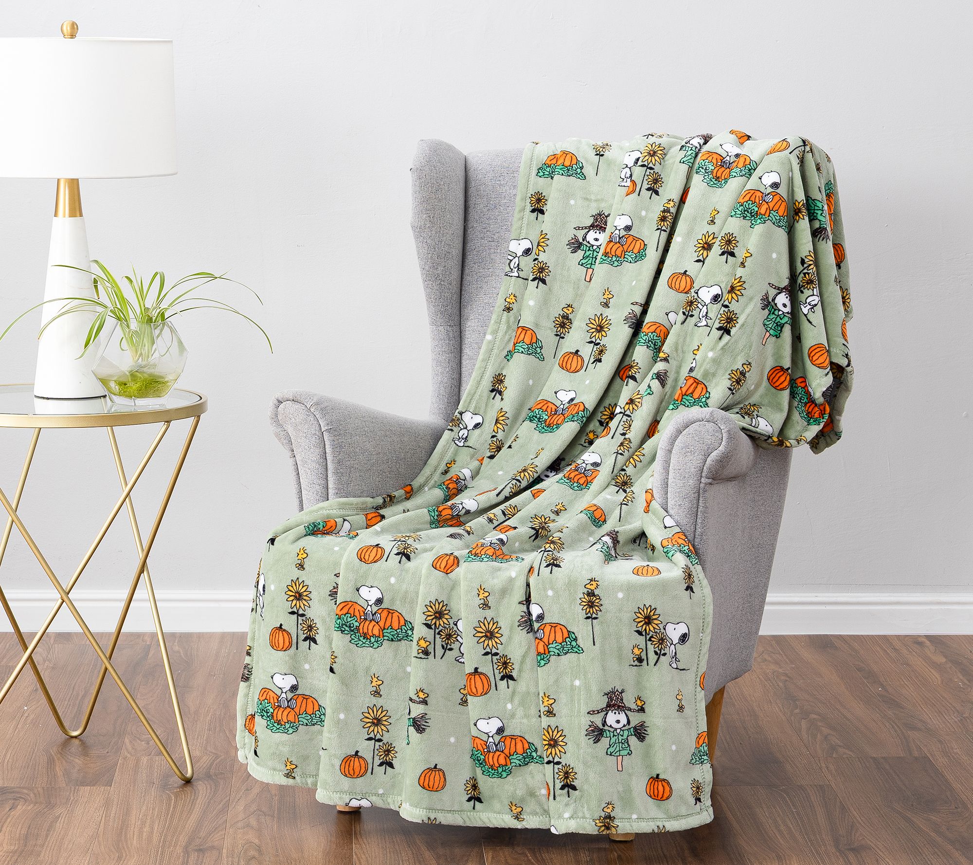 "As Is" Berkshire Peanuts Halloween Plush 55x70 Throw