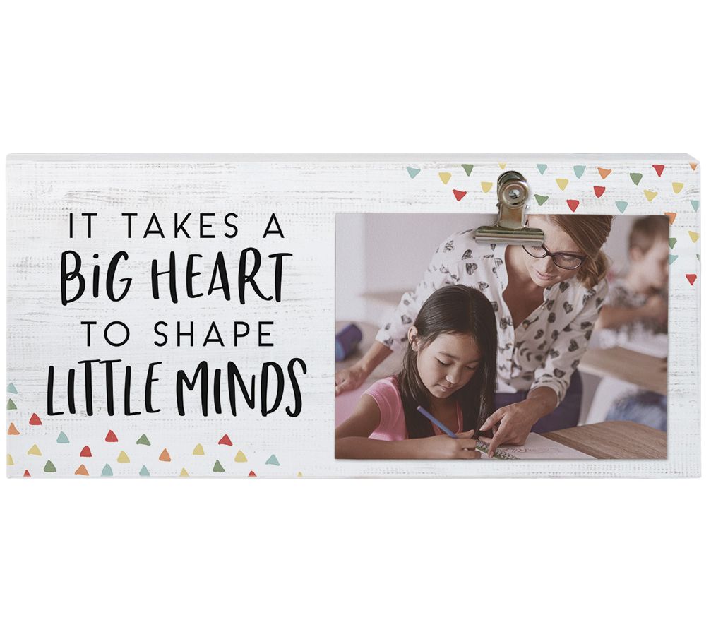 Sincere Surroundings. 12" Big Heart. Picture Clip.