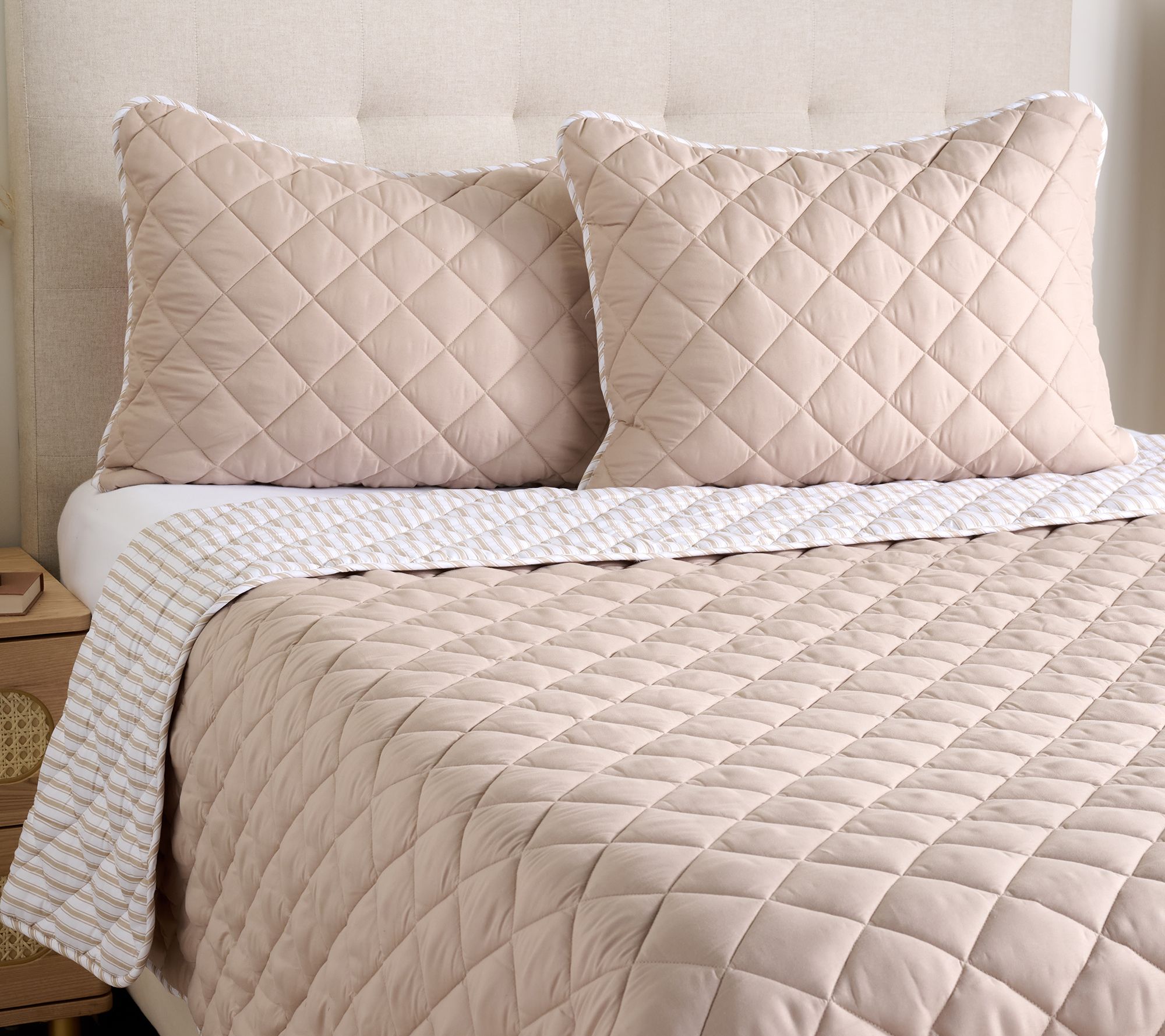 "As Is" Home Reflections Diamond Quilt & Sham Set- Twin