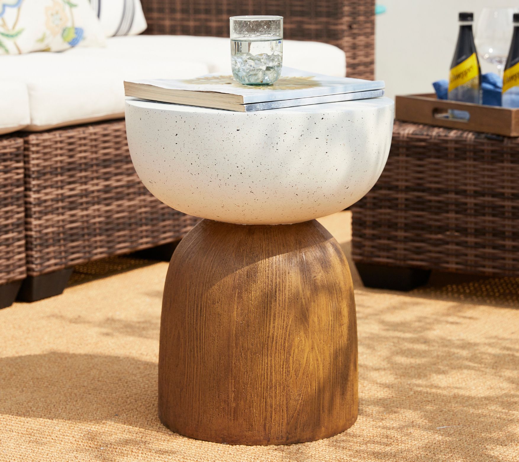 Glitzhome 18" Faux Wood Geometric Garden Stool/ Table