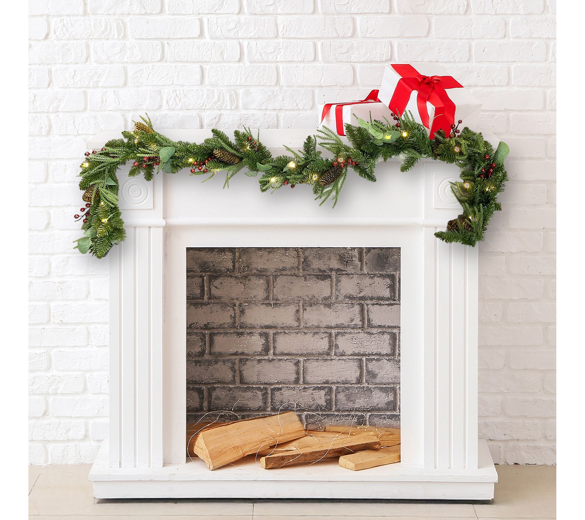 Santa's Workshop 5ft Mixed Pine & Berry Garland