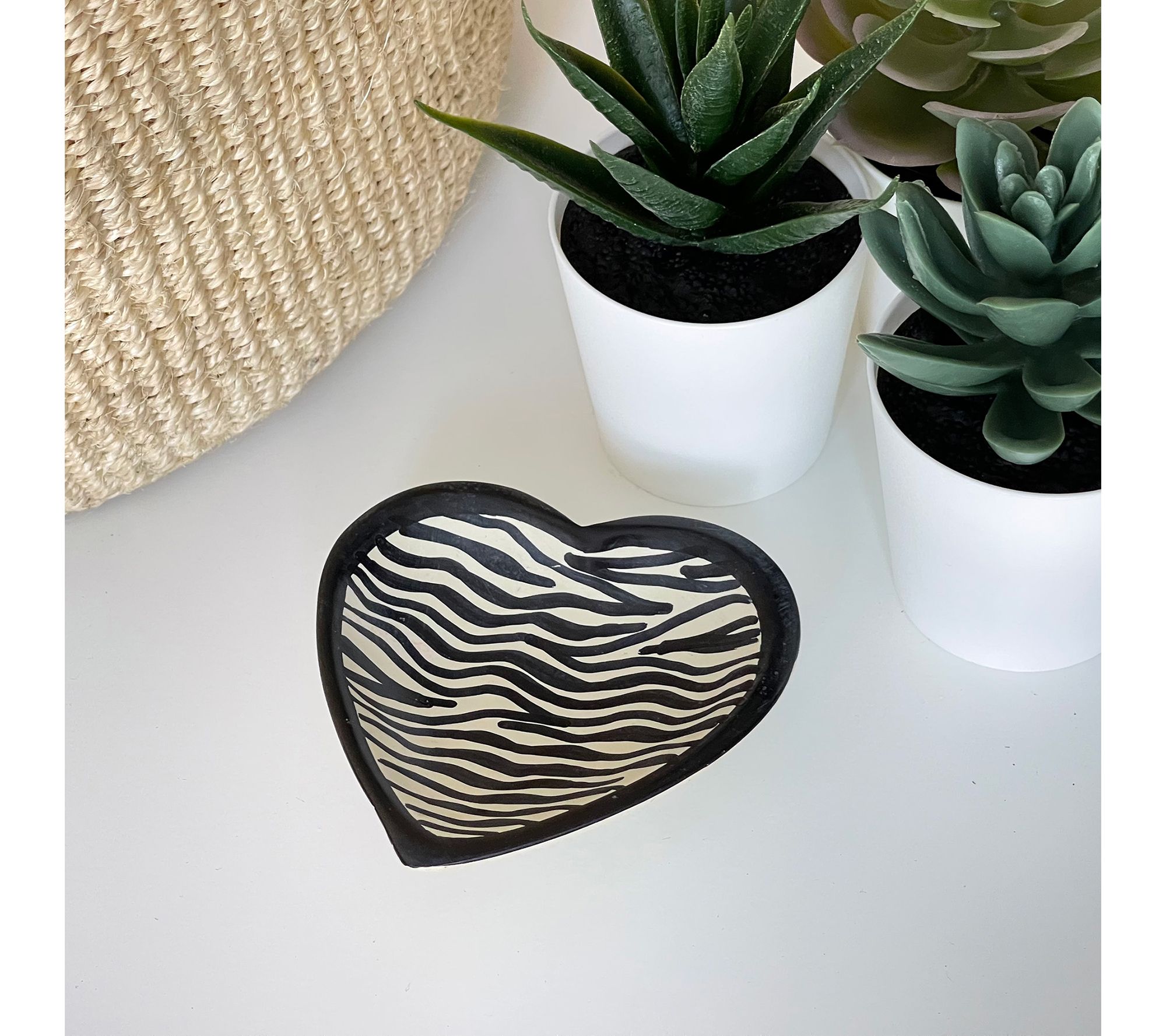 Global Crafts S/3 Small Soapstone Heart Bowls Simple Design