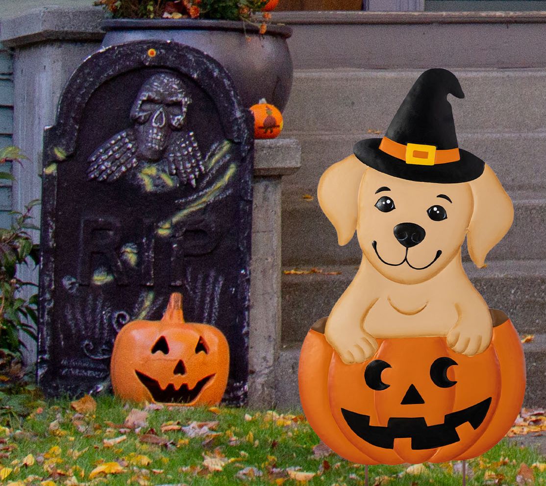 Glitzhome 32" Halloween Metal Labrador in Pumpkin Garden Stake