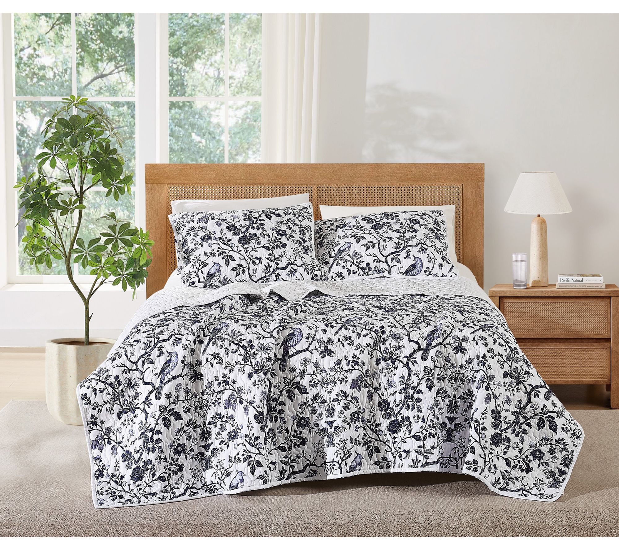 Brooklyn Loom Ava Floral Full/Queen 3 Piece Quilt Set