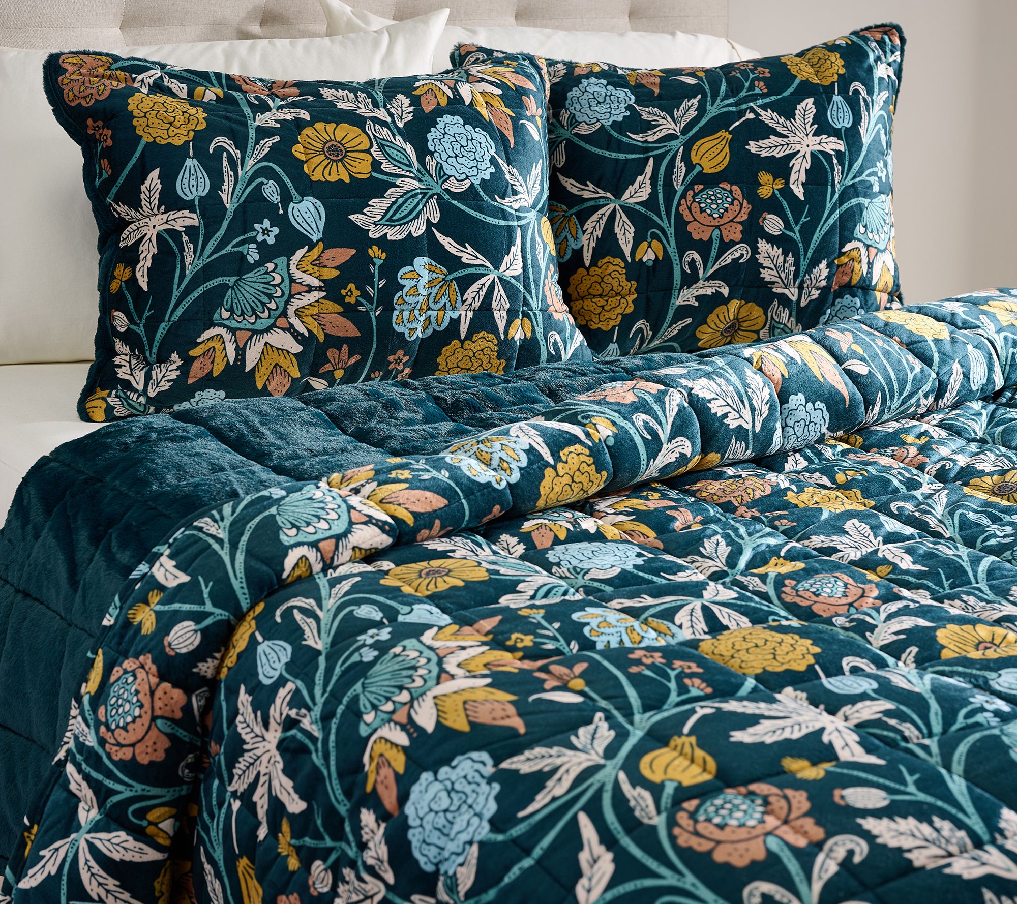 Harvest Reversible Faux Fur Heavyweight Quilt Set Queen by Kim Gravel