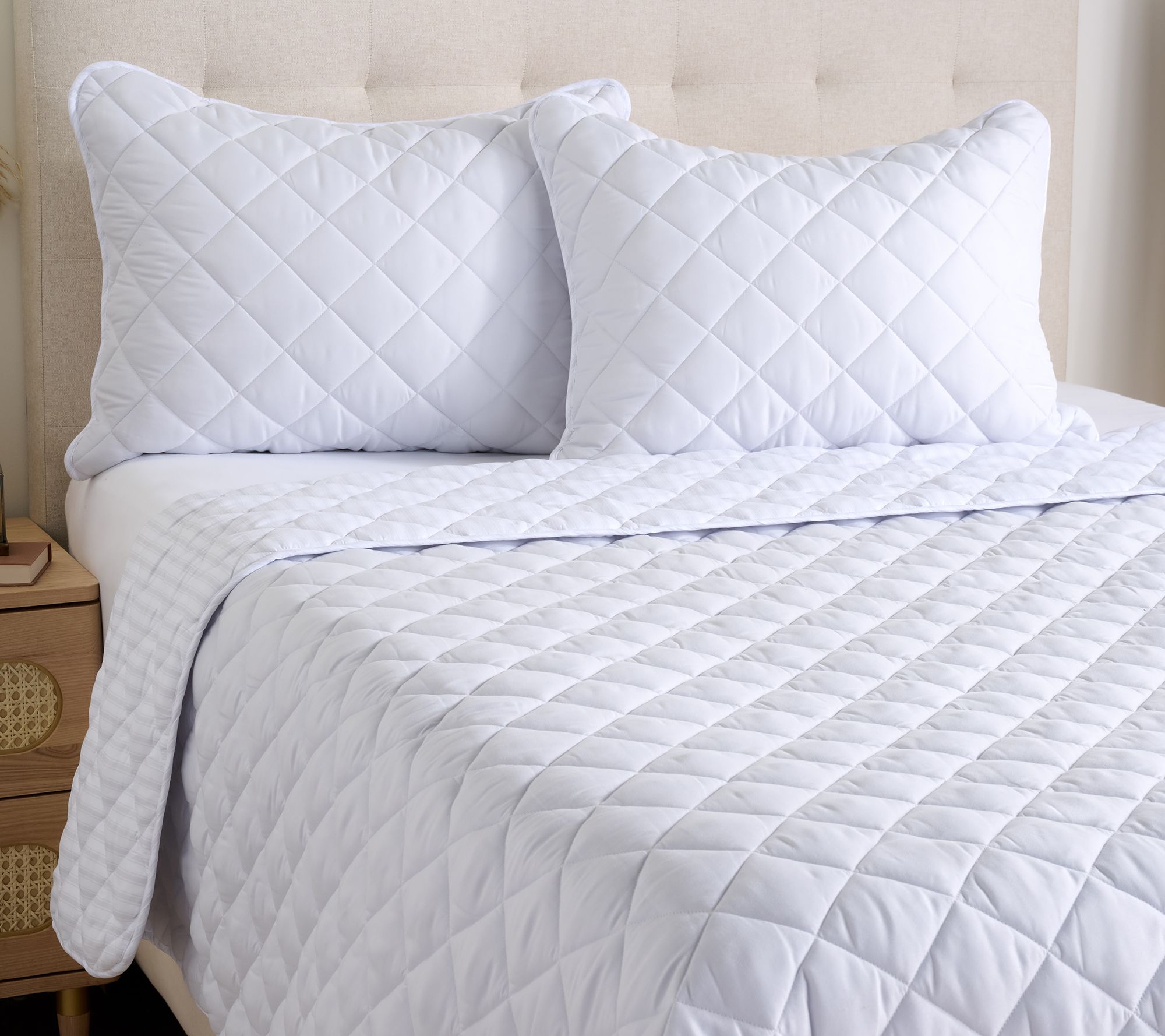 "As Is" Home Reflections Diamond Quilt & Sham Set- King