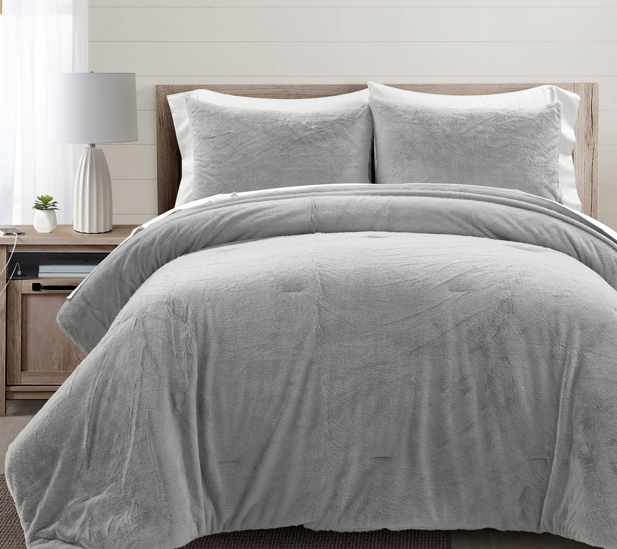 Lush Decor Modern Solid Ultra Soft Faux Fur Com orter 5Pc Twin