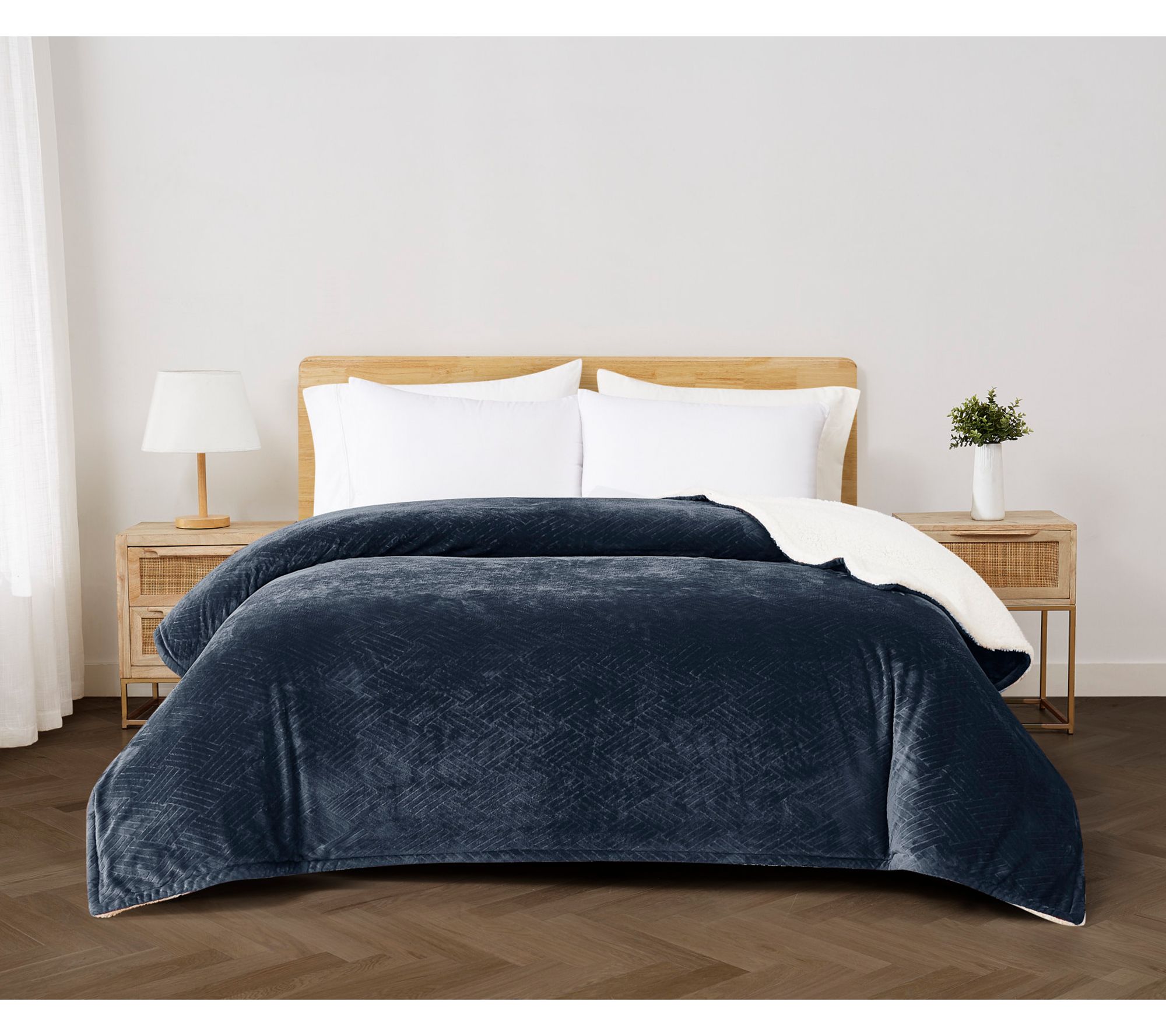 Cannon Carved Faux Fur Twin Blanket