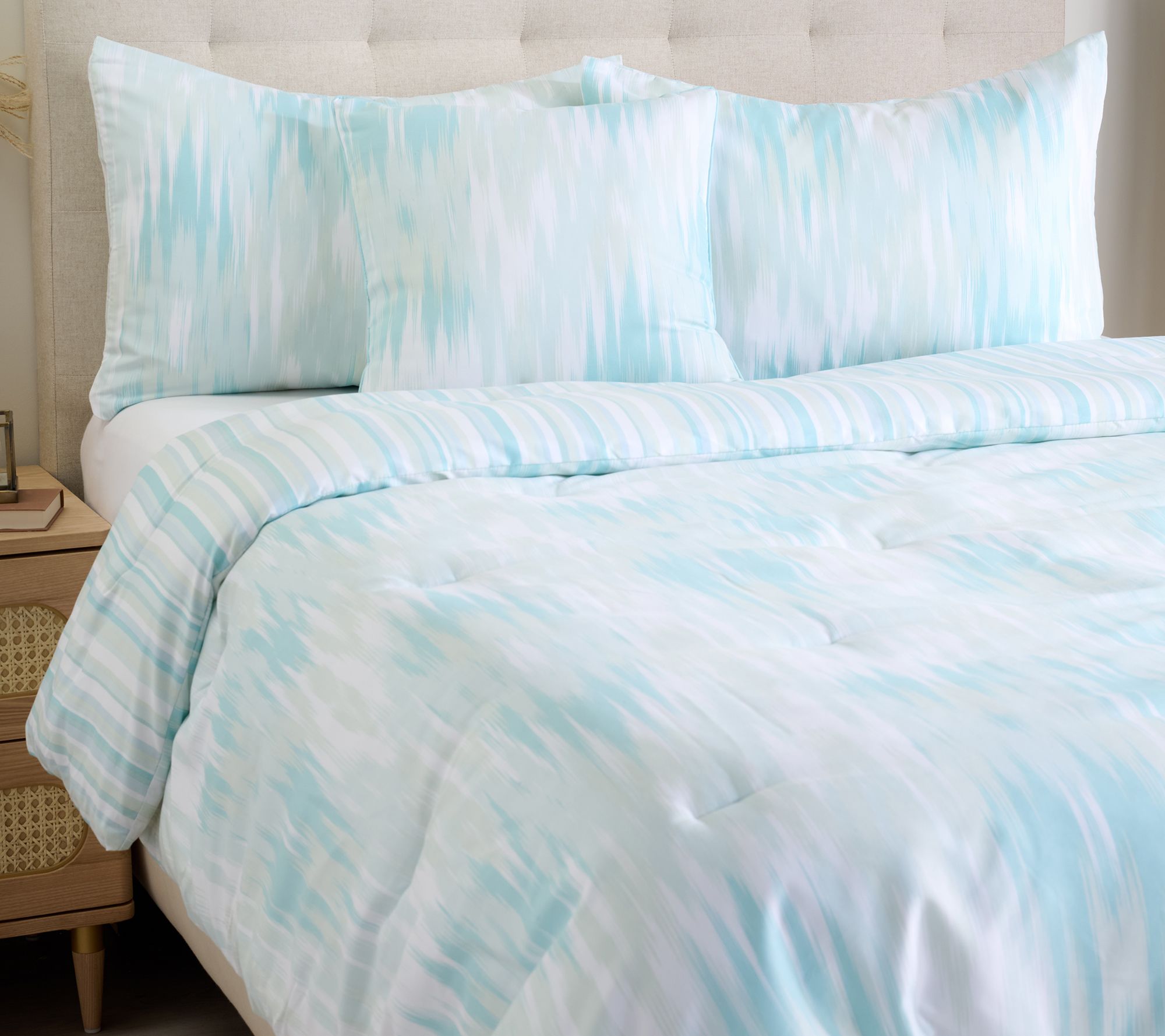 "As Is" Home Reflections Coastal Twin Comforter Set w/ Dec Pillow
