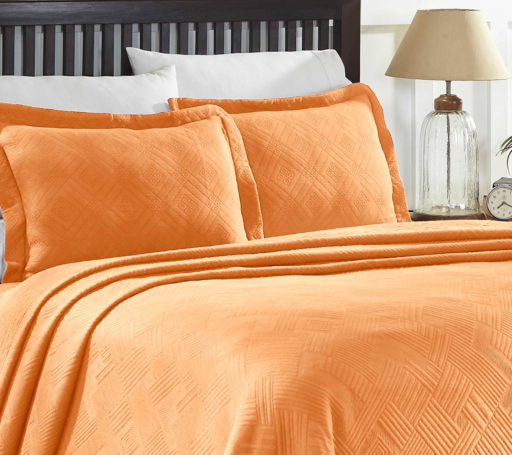 Superior Geometric Fret Cotton Scalloped Bedspr ead Set, Twin