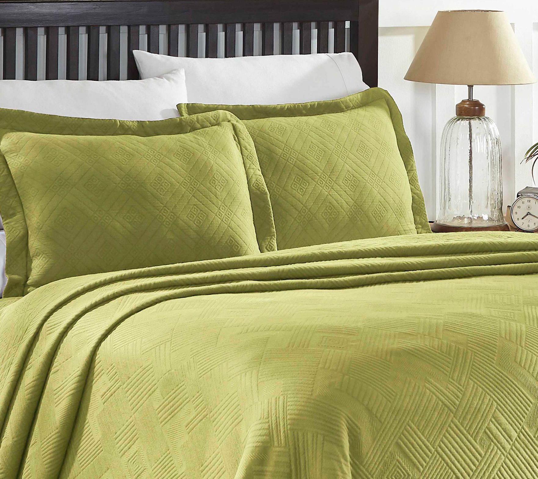 Superior Geometric Fret Cotton Scalloped Bedspr ead Set, Twin