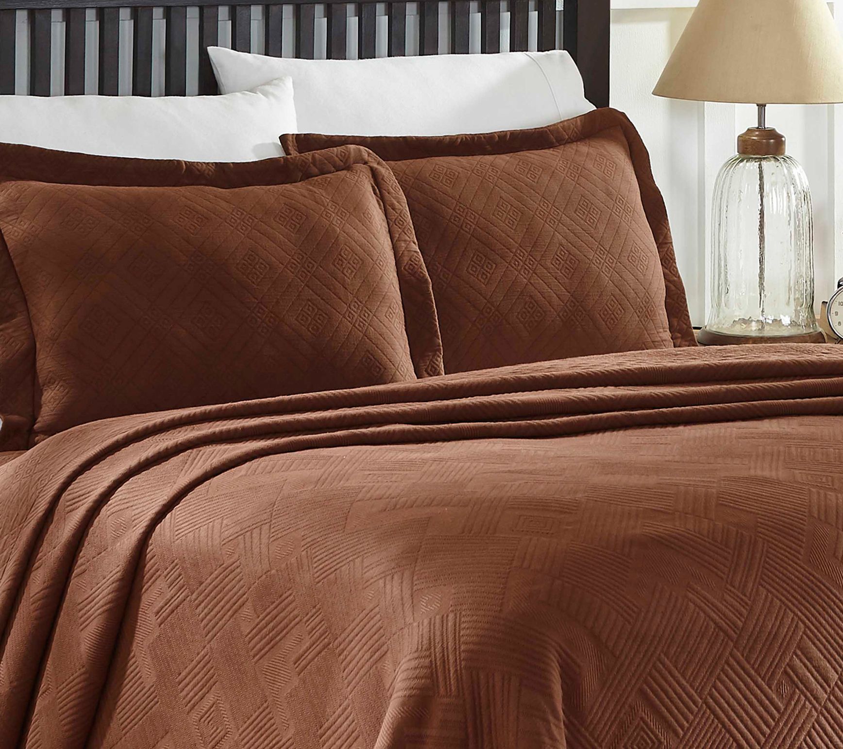 Superior Geometric Fret Cotton Scalloped Bedspr ead Set, Twin