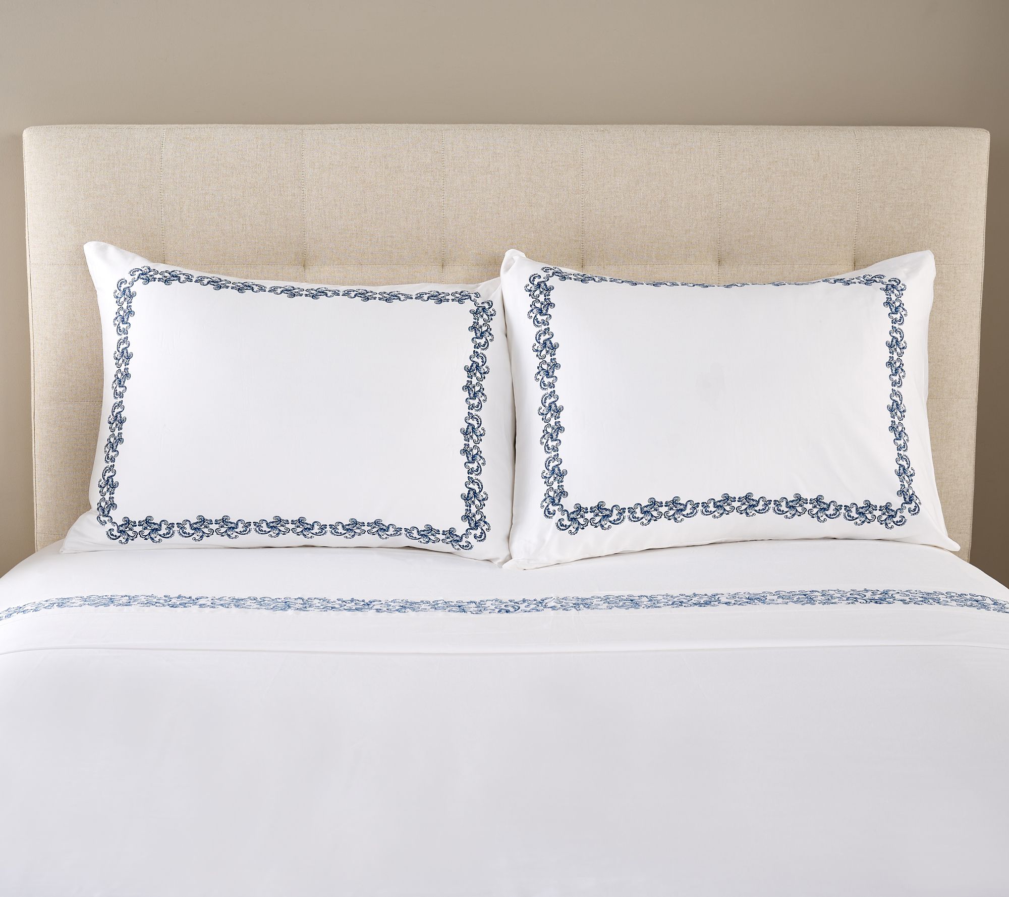 Hotel du Cobb S/2 Standard Border Pillowcases by Dennis Basso