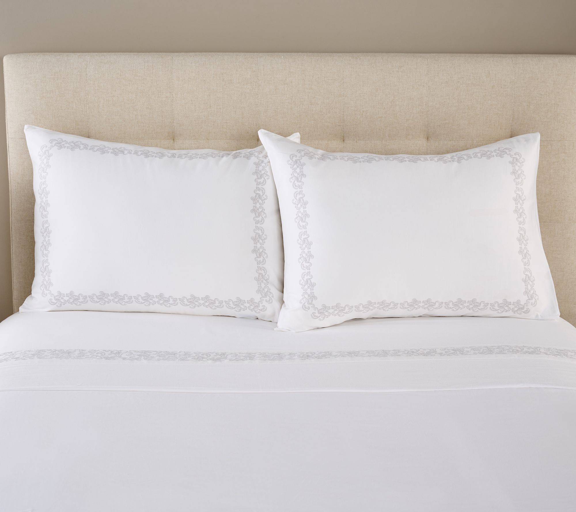 Hotel du Cobb S/2 Standard Border Pillowcases by Dennis Basso