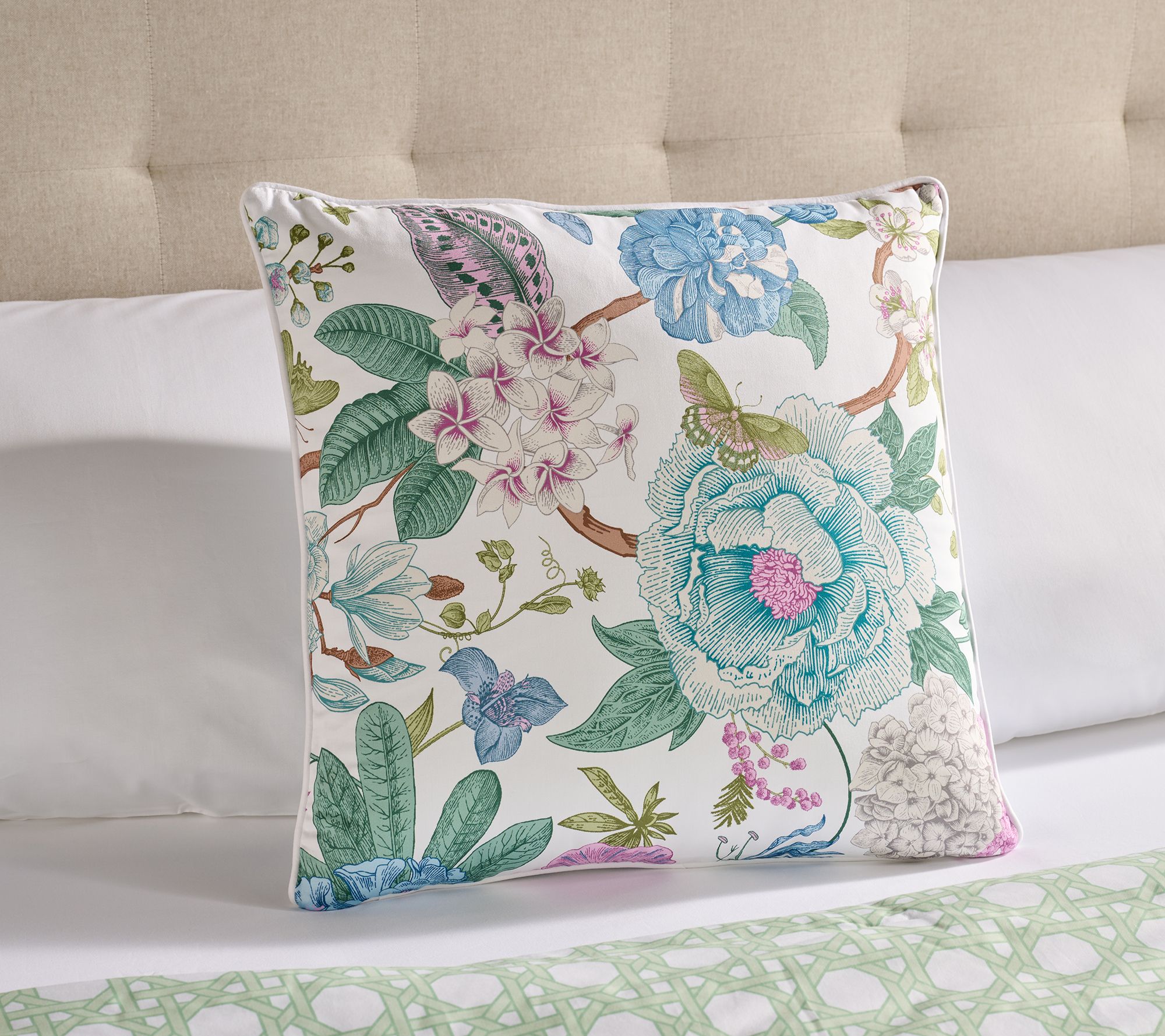 Mrs. H by Dee Hilfiger 20" x 20" Decorative Pillow w/Piping