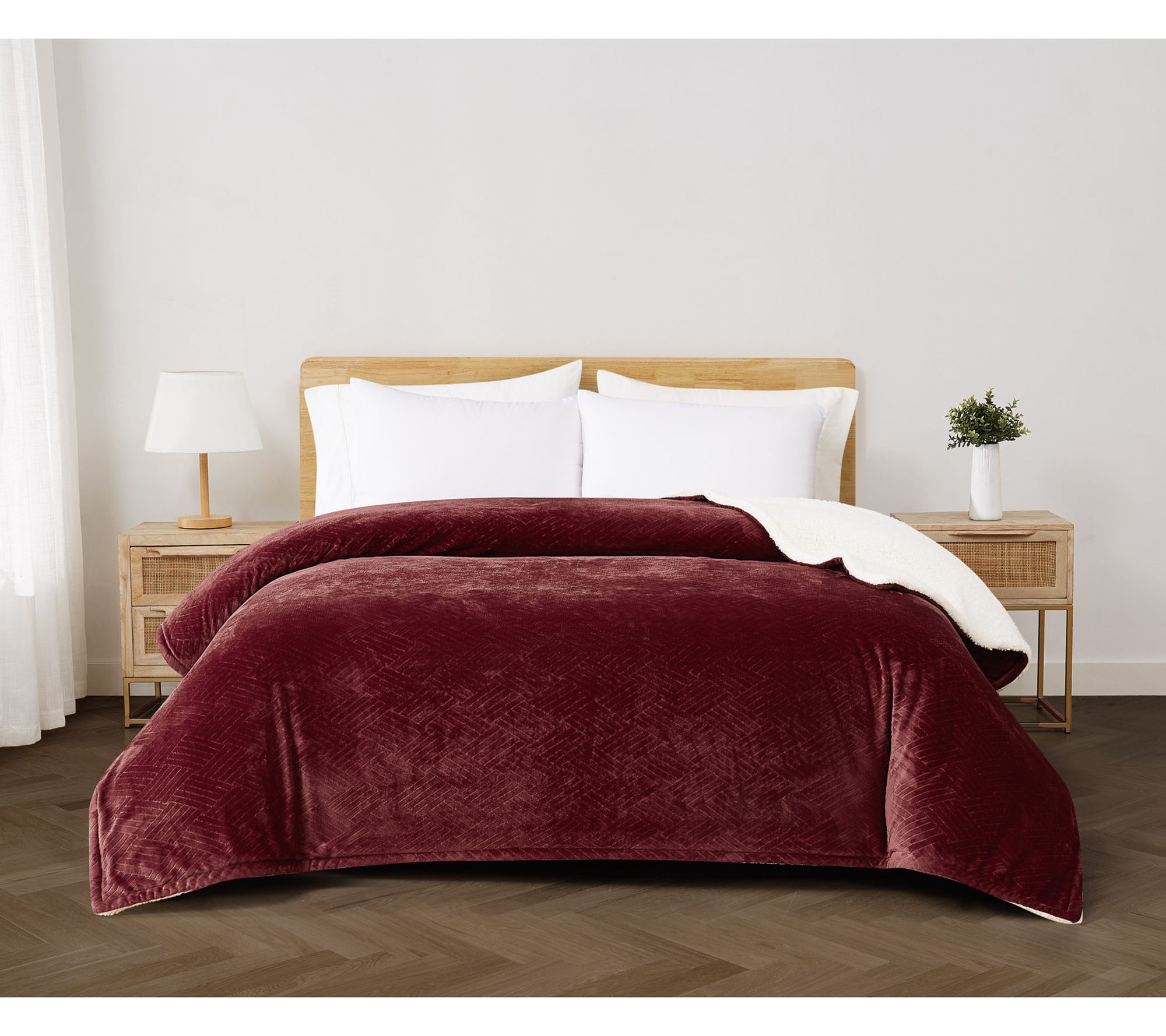 Cannon Carved Faux Fur Full/Queen Blanket