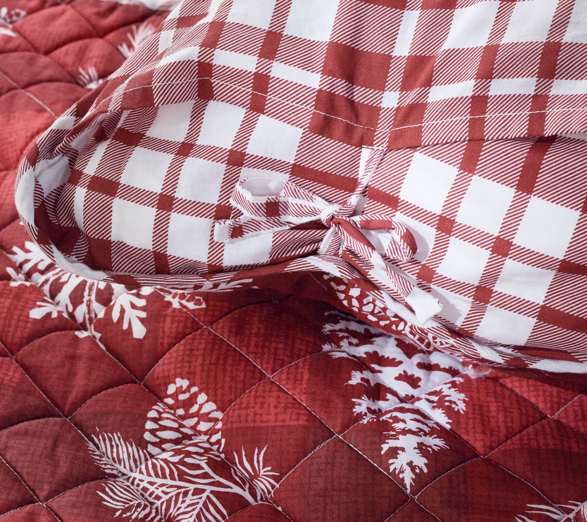 Home Reflections Twin Reversible Holiday Quilt Set