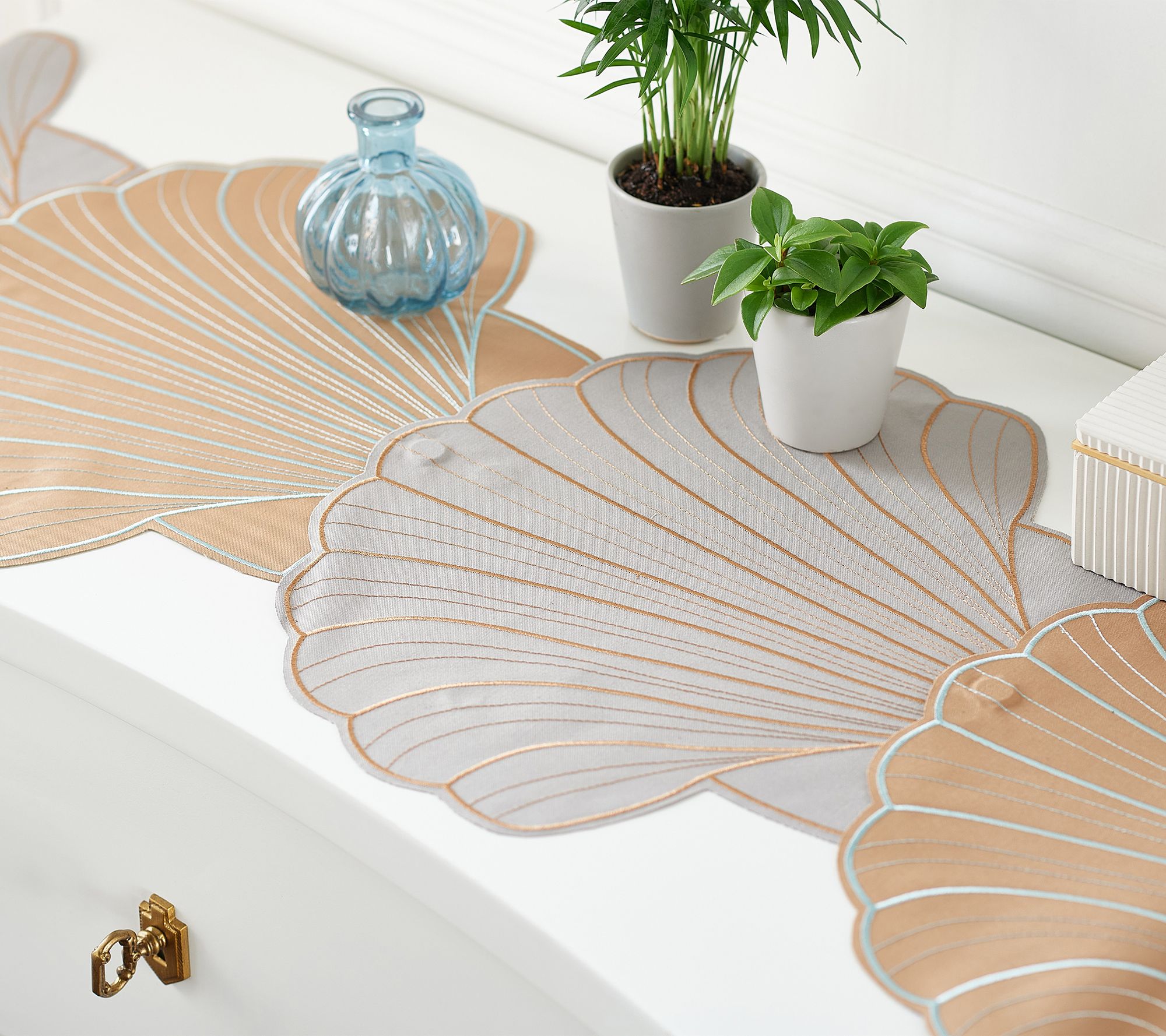 Designing Dining Convertible Placemats to Runner Set