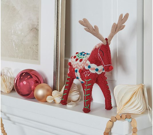 French Knot Reindeer Mantle Decor