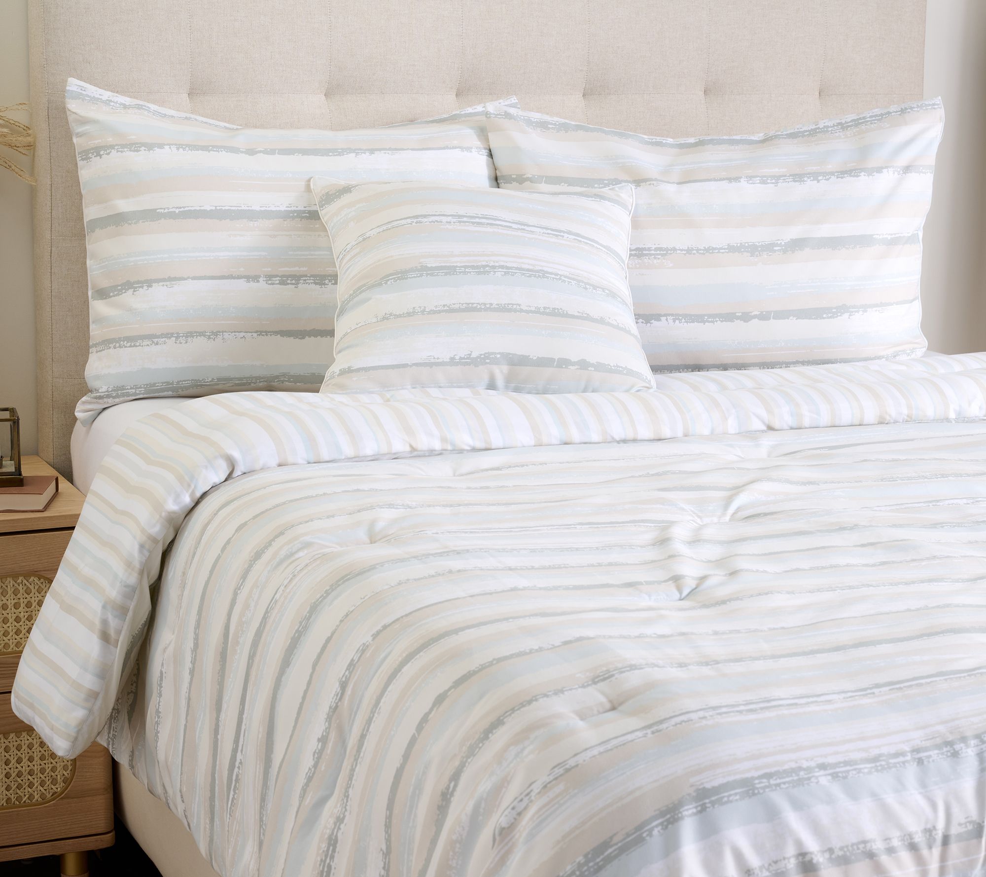 "As Is" Home Reflections Coastal King Comforter Set with Dec Pillow