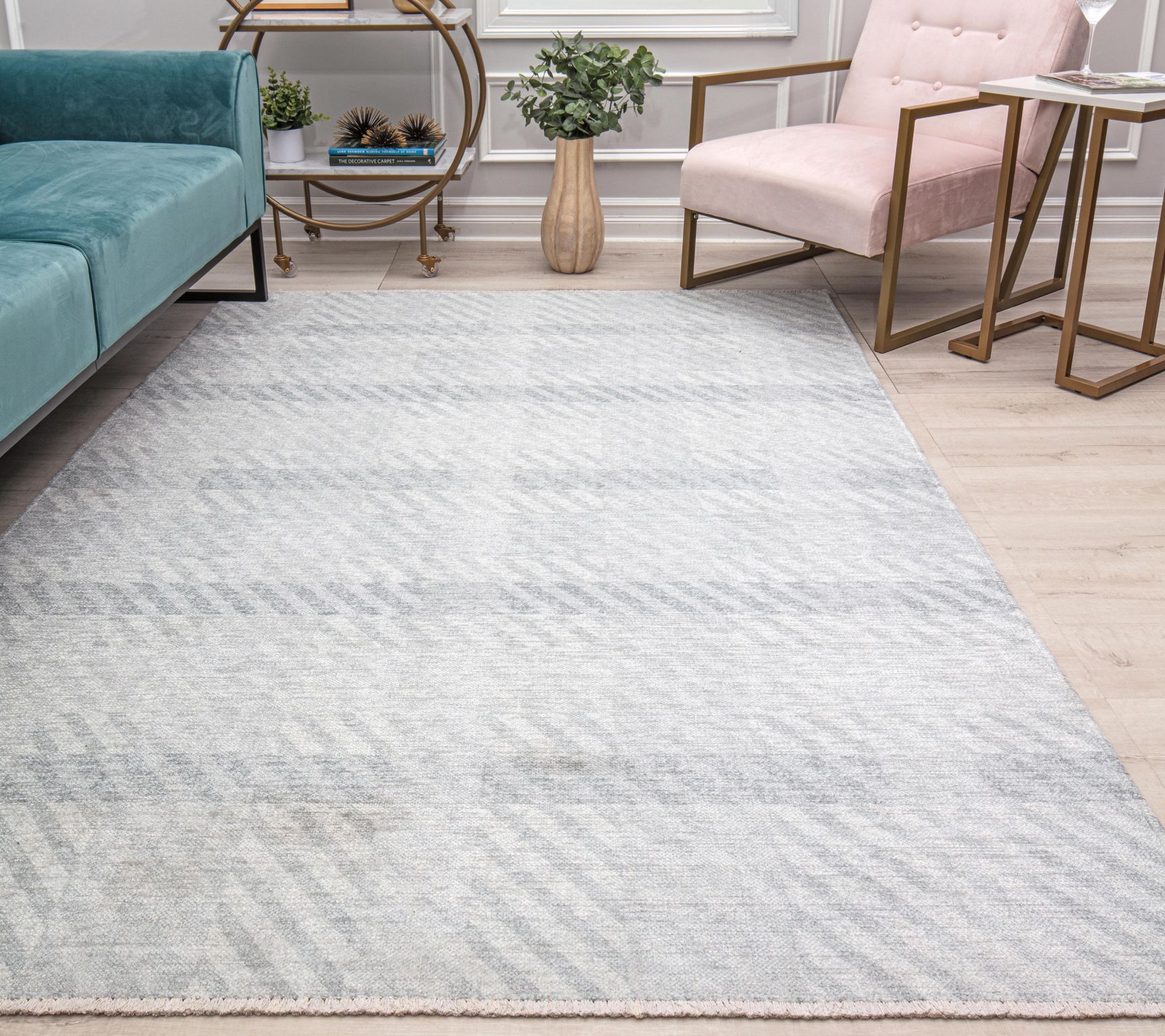 Isaac Mizrahi Serafina Cozied Up 2' x 4' Area R ug