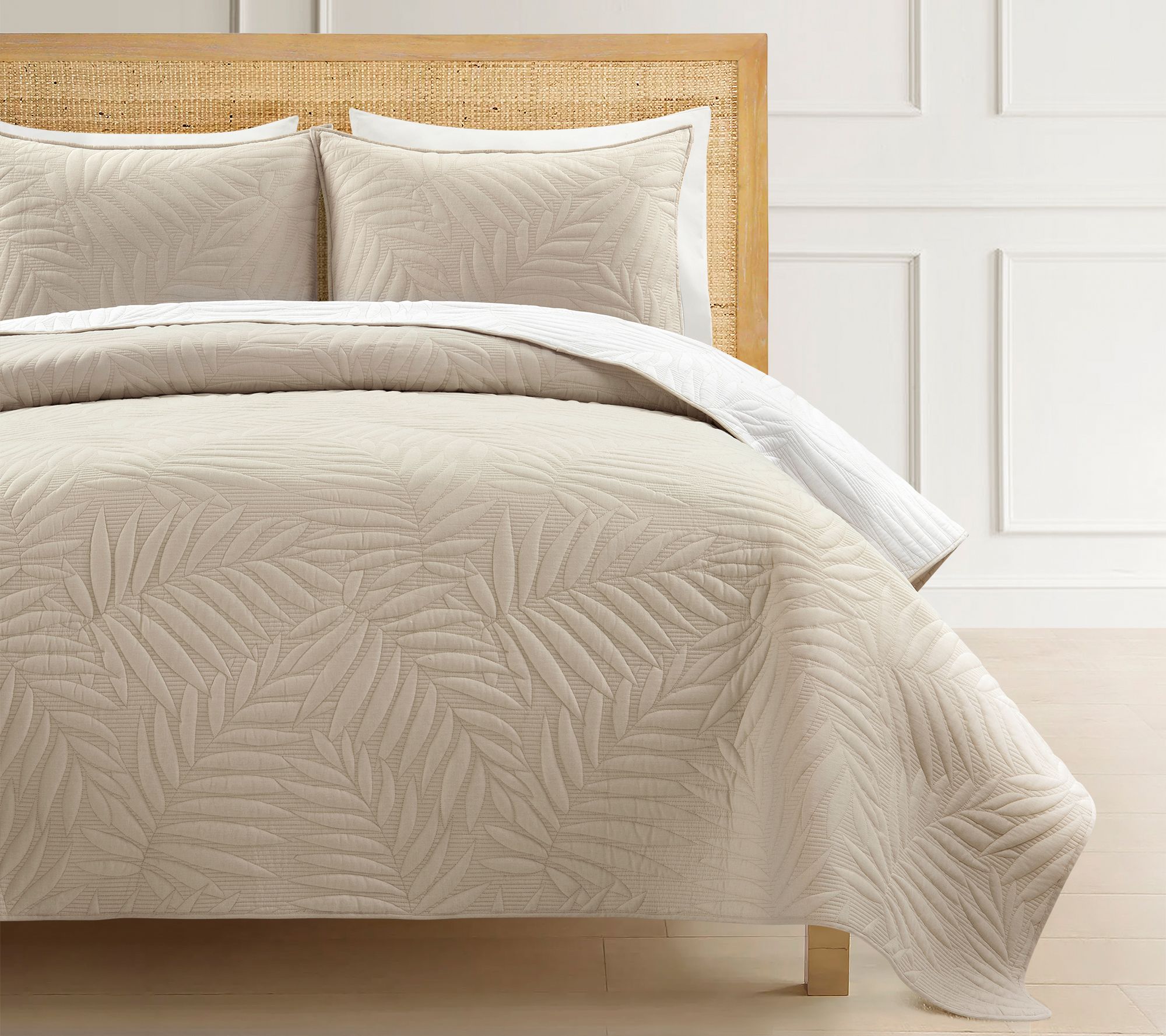Lush Decor Isla Embroidered Leaf Reversible Quilt 3pc Set- F/Q
