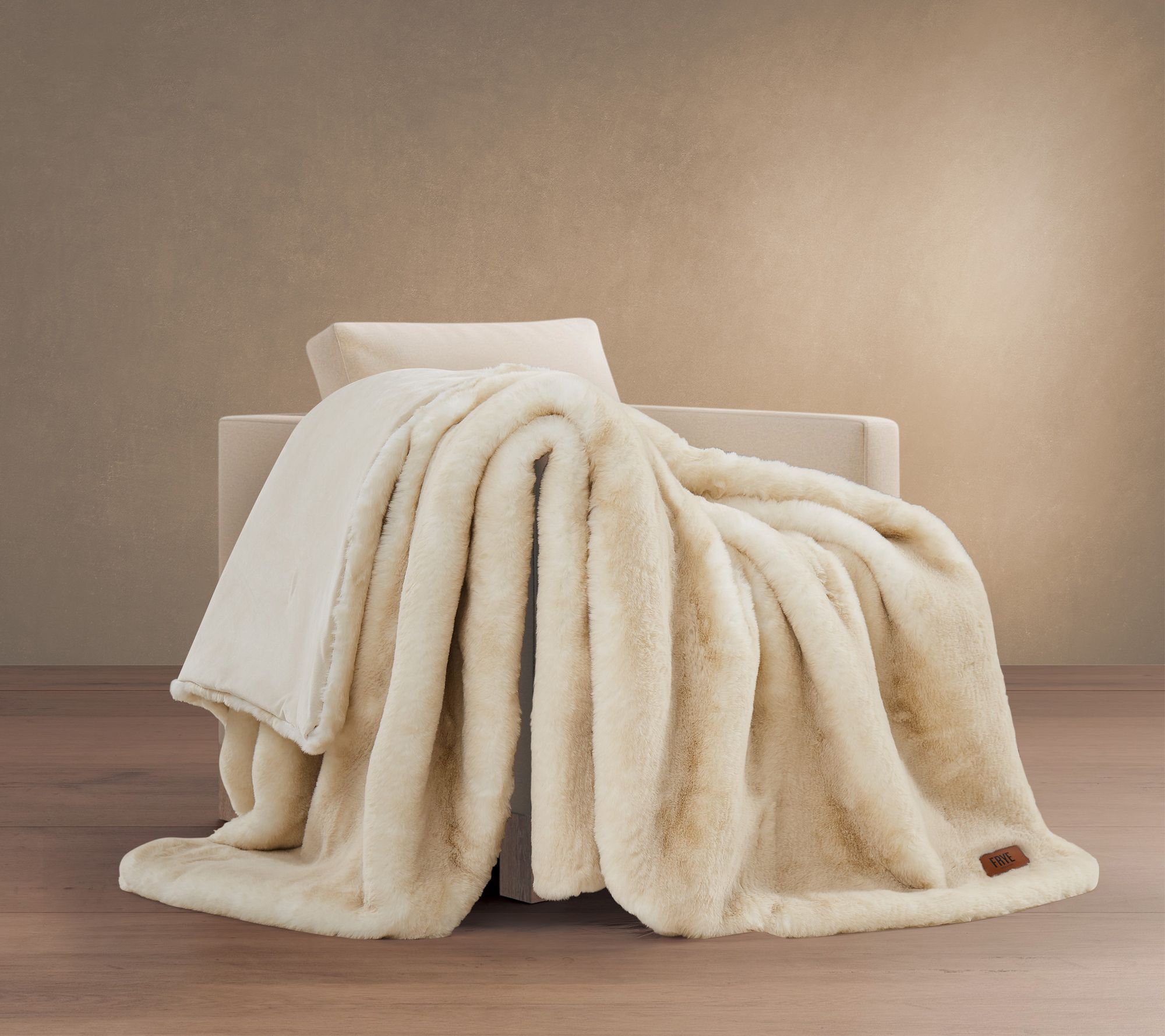 Frye Luxe Heavyweight Faux Fur Oversized 60x70 Throw