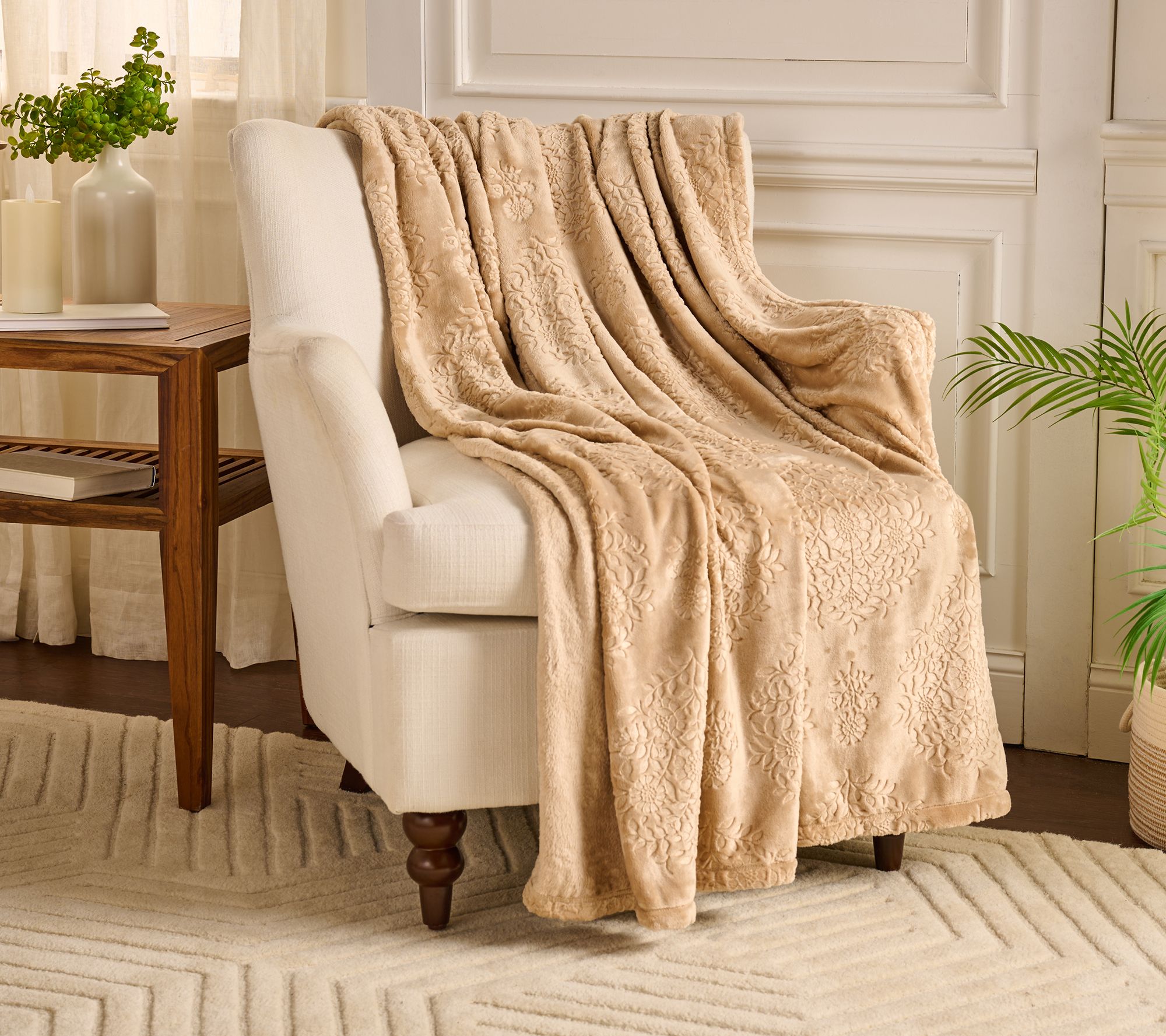 Home Reflections 60x70 Layla Sculpted Floral Plush Throw