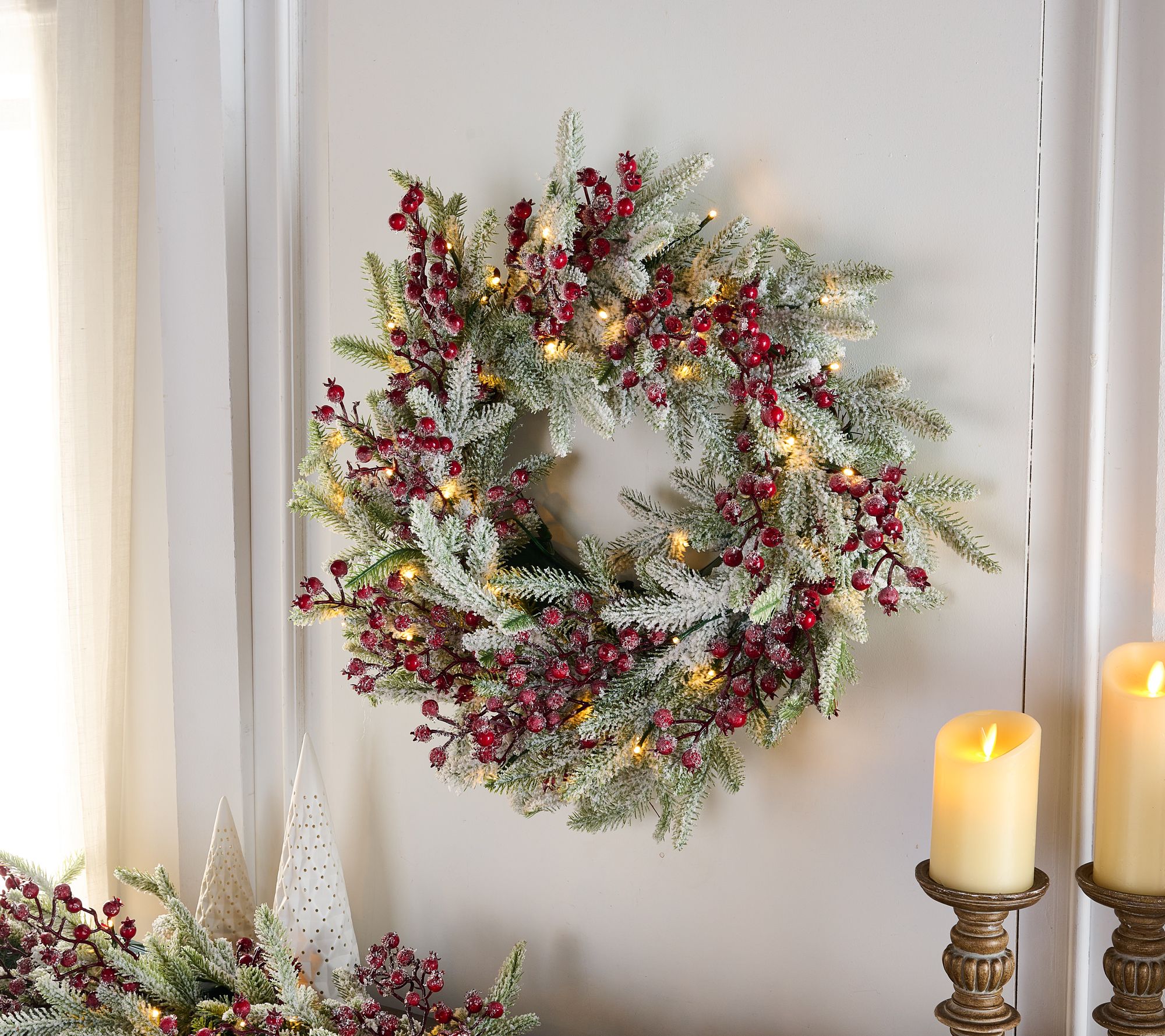 Bethlehem Lights Illuminated Frosted Berry 24" Wreath