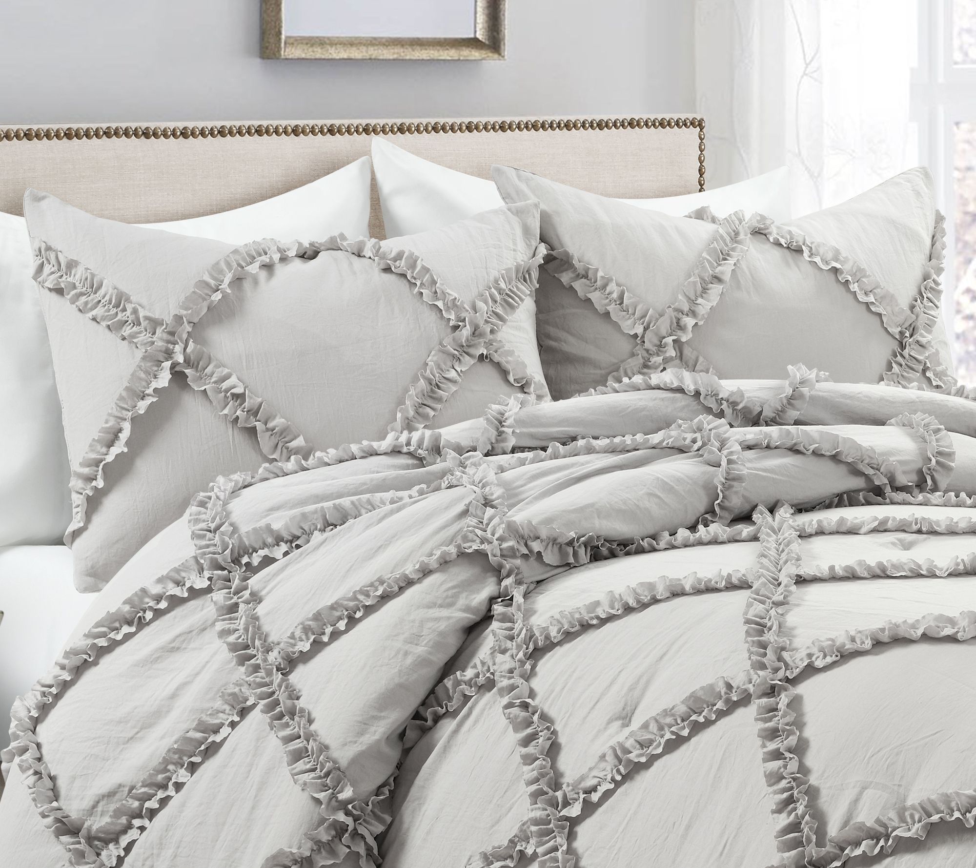 Ruffle Diamond 3Piece King Comforter Set by Lush Decor