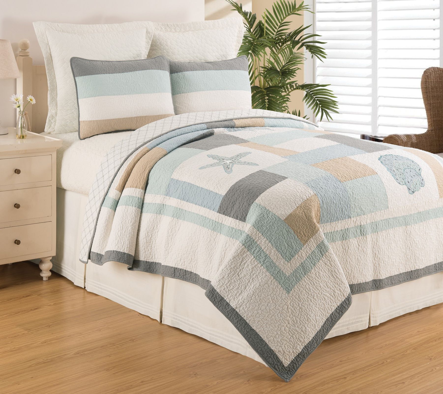 C&F Home Driftwood Shores King Quilt Set