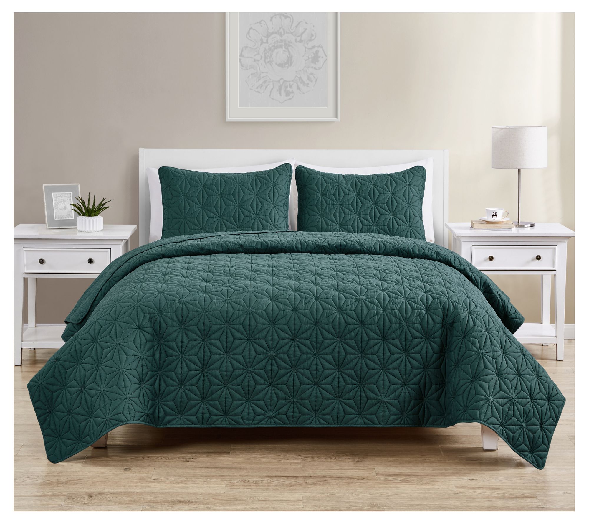 VCNY Home Kaleidoscope Embossed Quilt Set, Full/ Queen