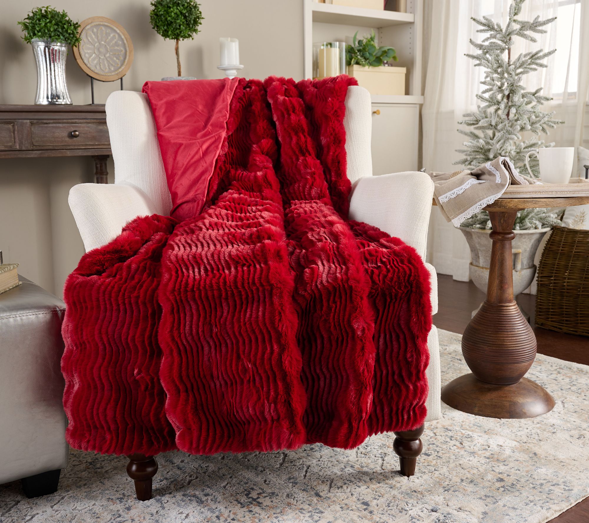 BFF Collection 50" x 60" Slouched Faux Fur Throw with Gift Box