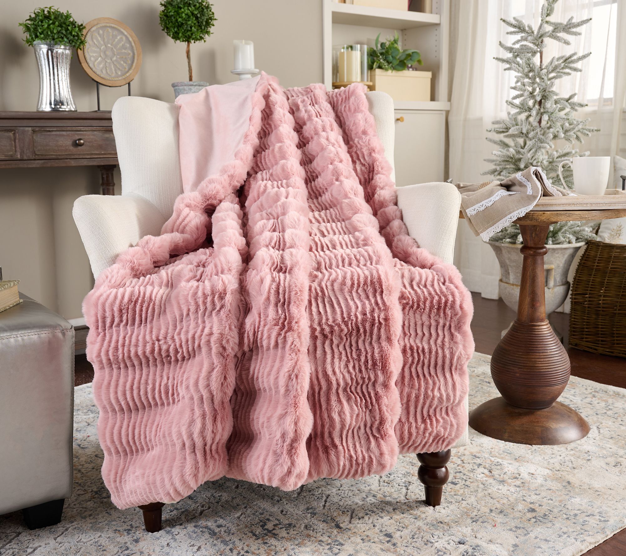 BFF Collection 50" x 60" Slouched Faux Fur Throw with Gift Box