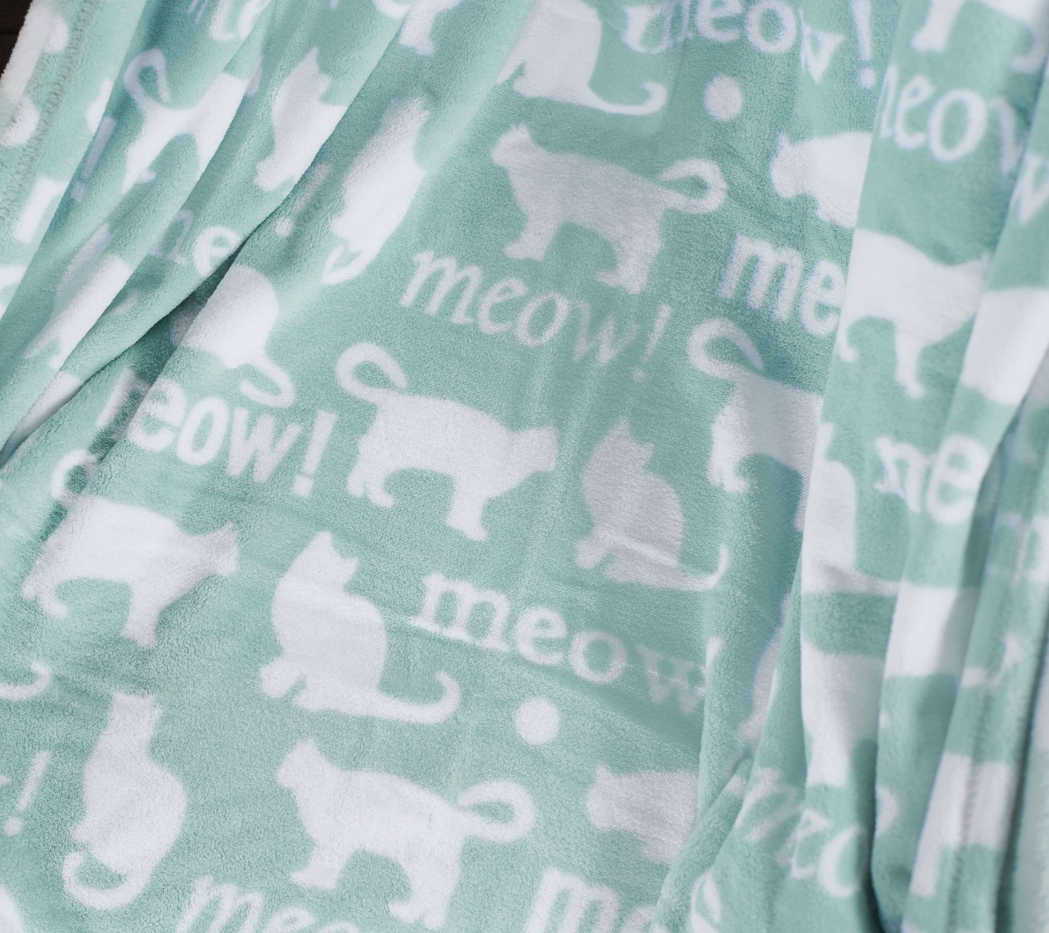 Berkshire Blanket 60" x 70" Printed Pet Lovers Throw