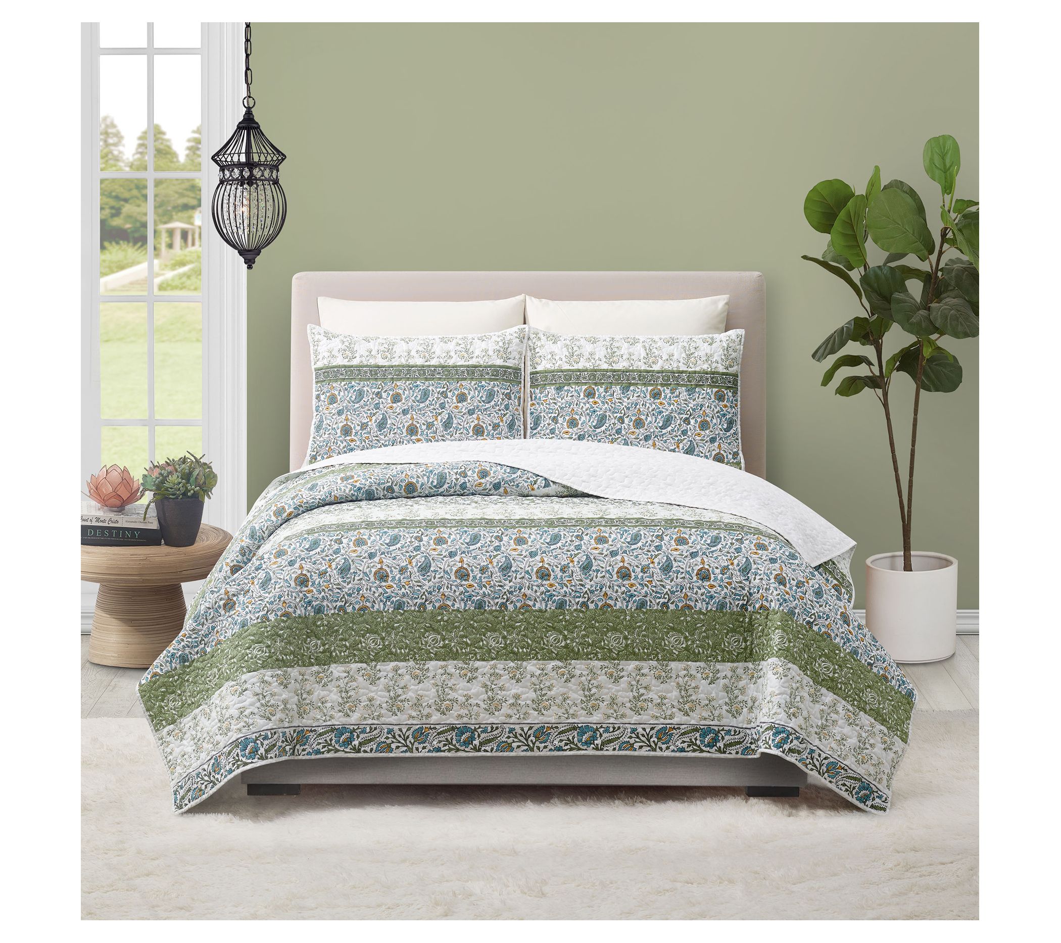 Modern Heirloom Marseille 3 King Quilt Set