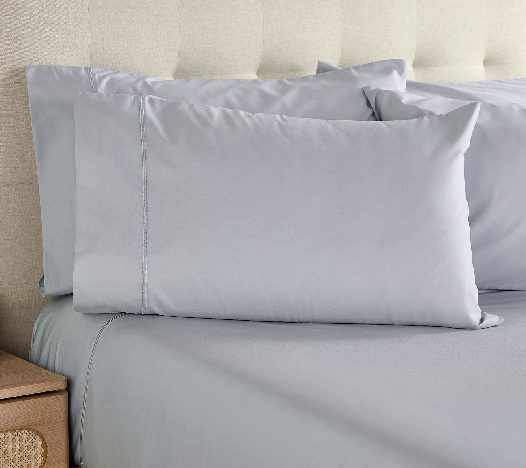 "As Is" W by Wamsutta 400TC 100% Cotton Sheets & Extra Cases- Twin