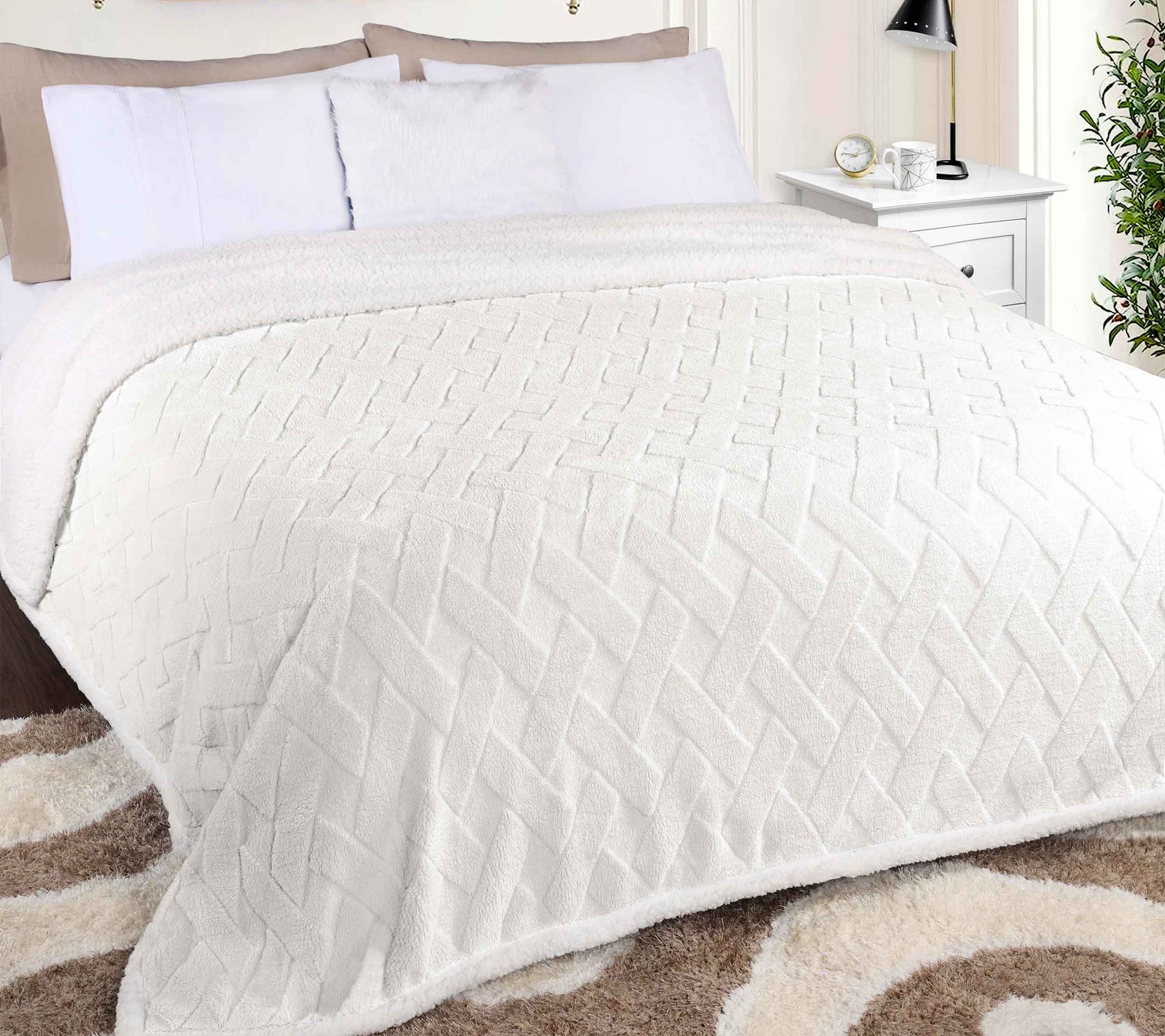 Superior Reversible Jacquard Fleece Blanket-  Full/Queen