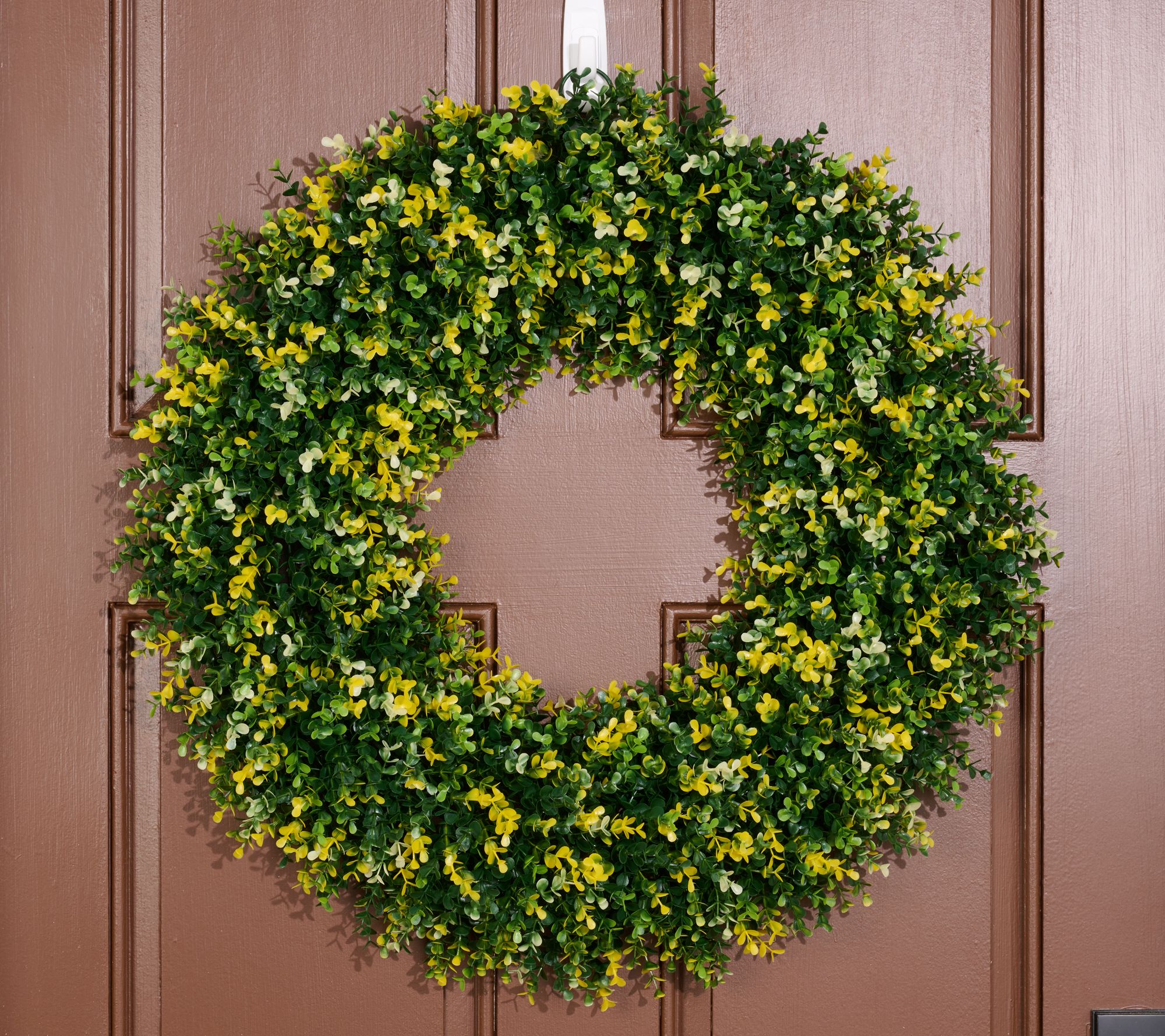 Wicker Park 24" Indoor/Outdoor Boxwood Wreath