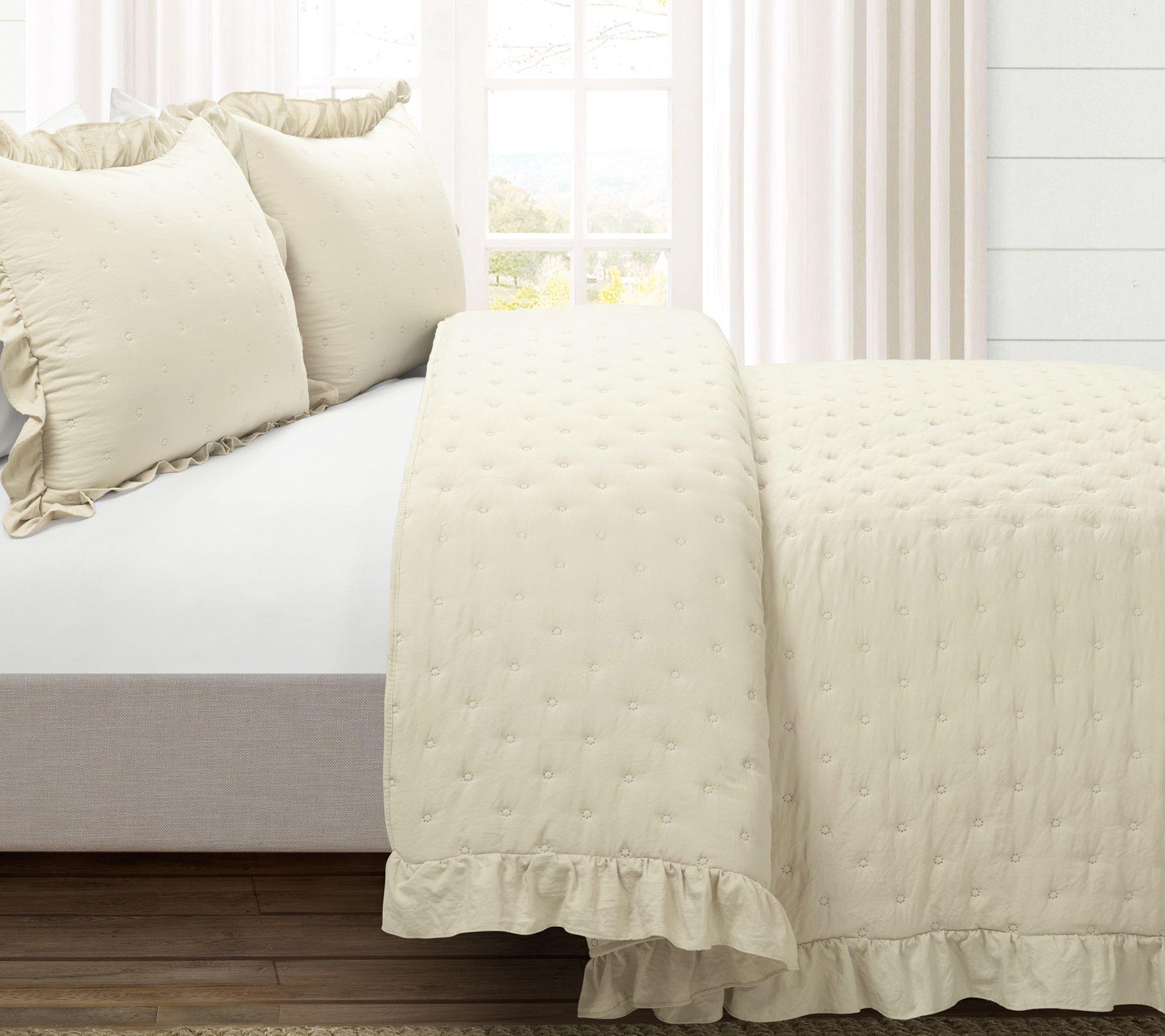 Lush Decor Reyn a Ruffle Revers ible Quilt 3Pc Set F/Q