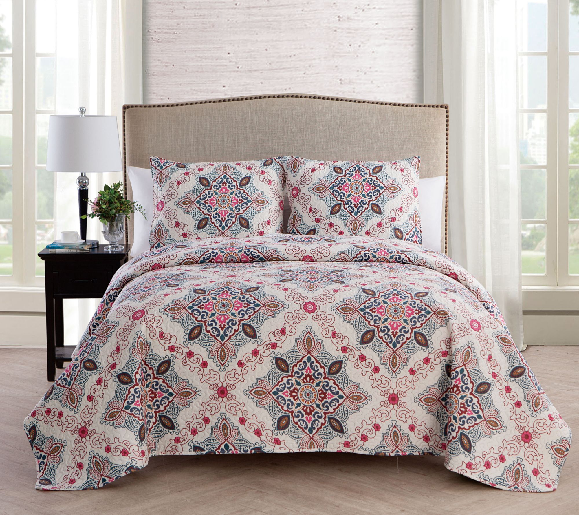VCNY Home Wyndham Medallion Quilt Set, King