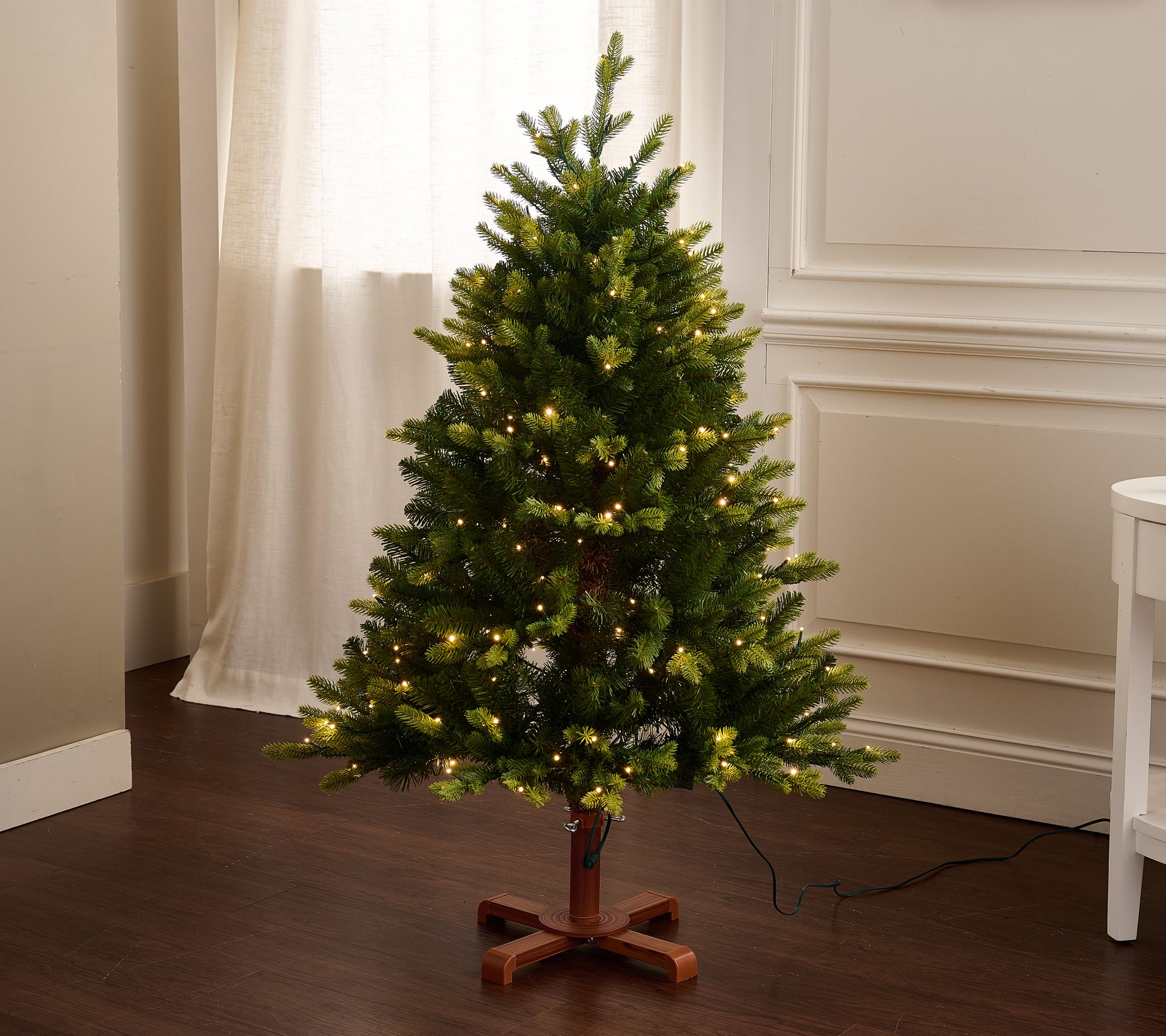 Bethlehem Lights 4' Grand Balsam LED Mini Tree with Farm Stand
