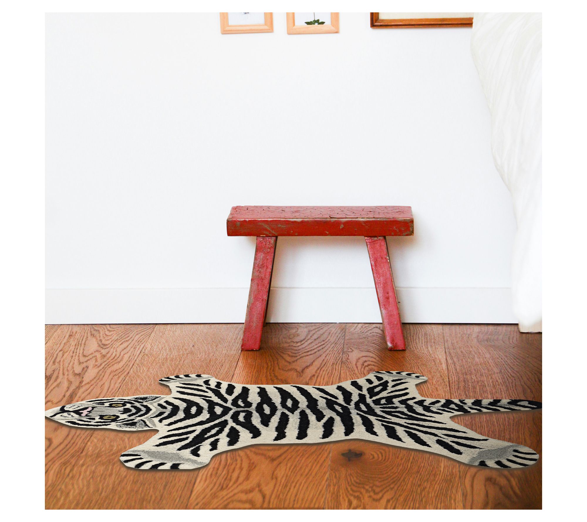 Linon Home Whimsical Jungle Animal Rug 2'x3'