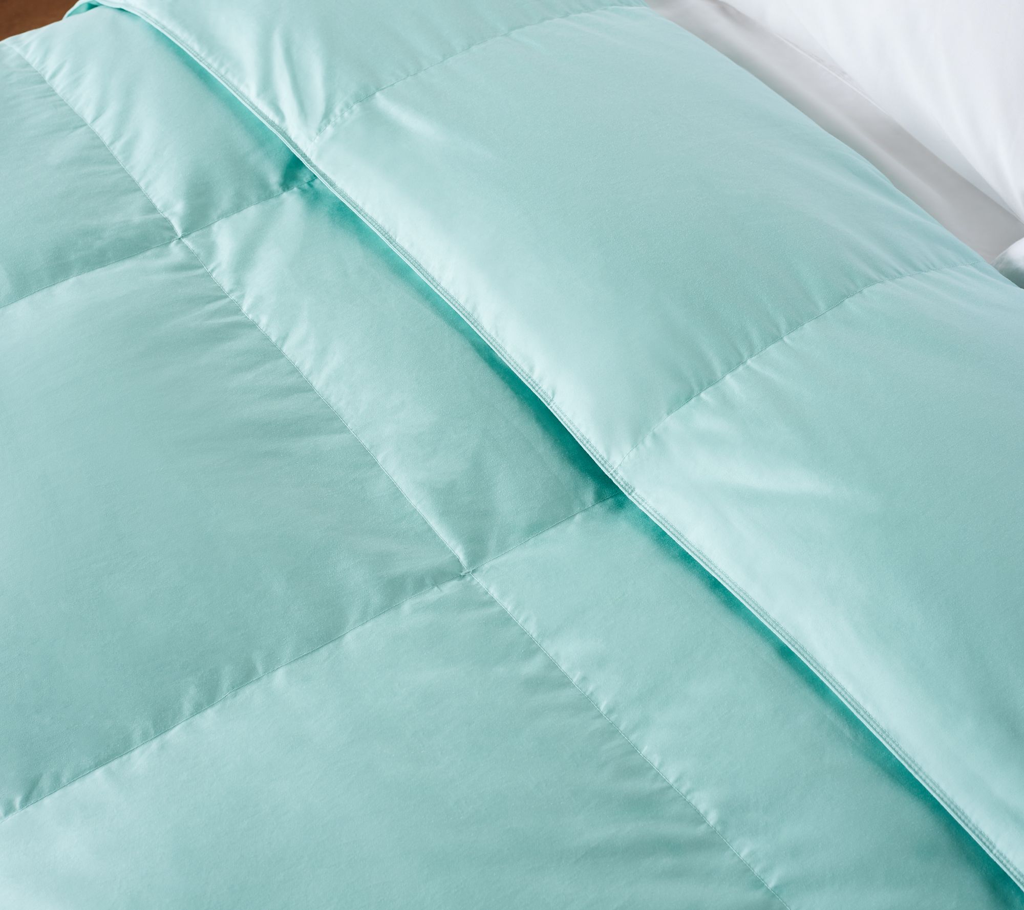 Northern Nights 400TC 100 Cotton 600FP Down Comforter Twin