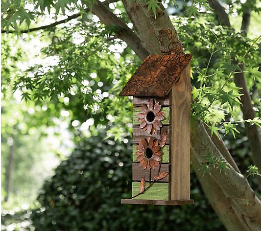 Glitzhome Two-Tiered Wood Lawn Garden Birdhousewith Flowers